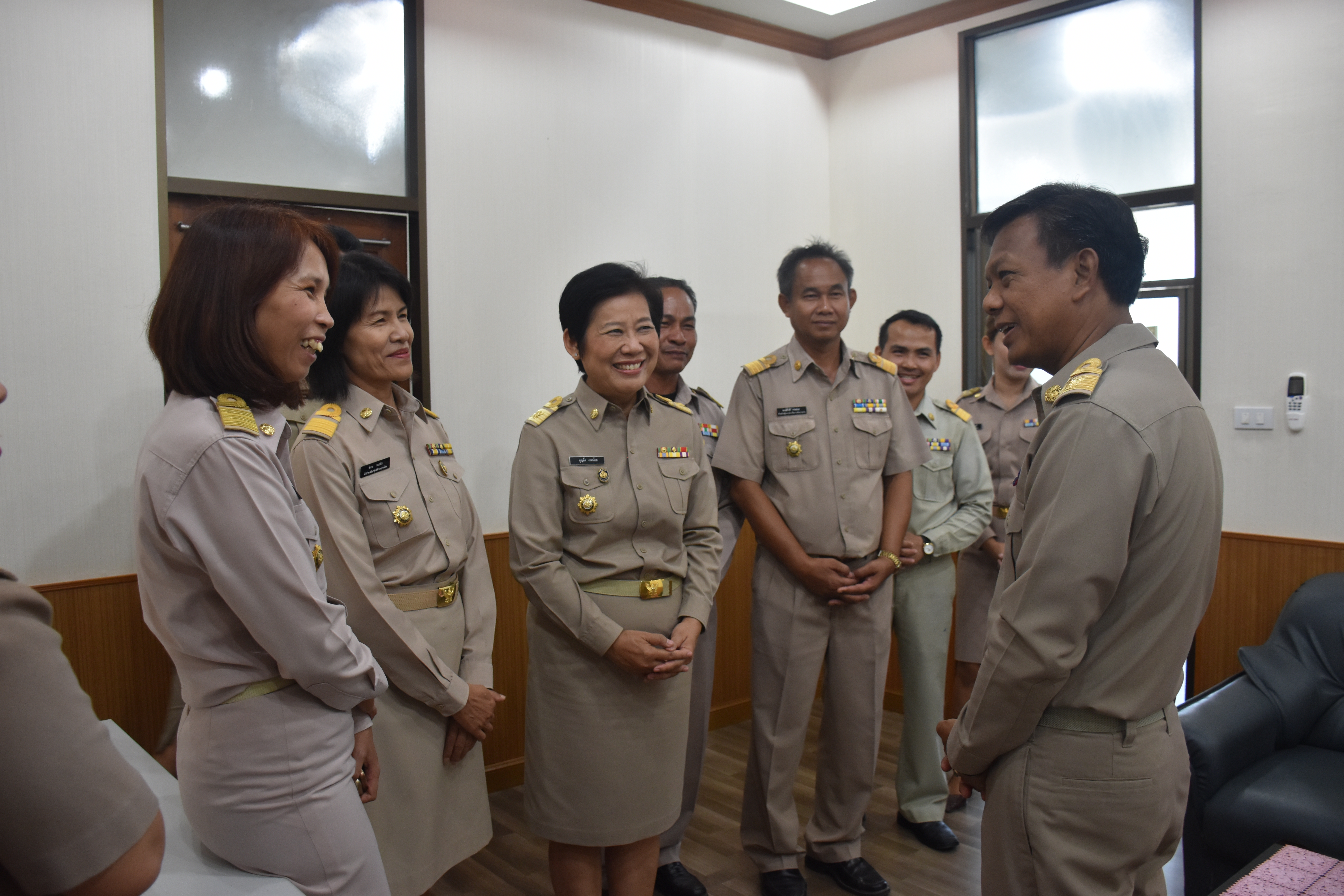 2 ตุลาคม 2560  นางบุญยิ่ง เทศน้อย พัฒนาการจังหวัดมหาสารคาม กราบสักการะสิ่งศักดิ์สิทธิ์ประจำจังหวัดมหาสารคาม เนื่องในโอกาสย้ายมาดำรงตำแหน่งพัฒนาการจังหวัดมหาสารคาม
