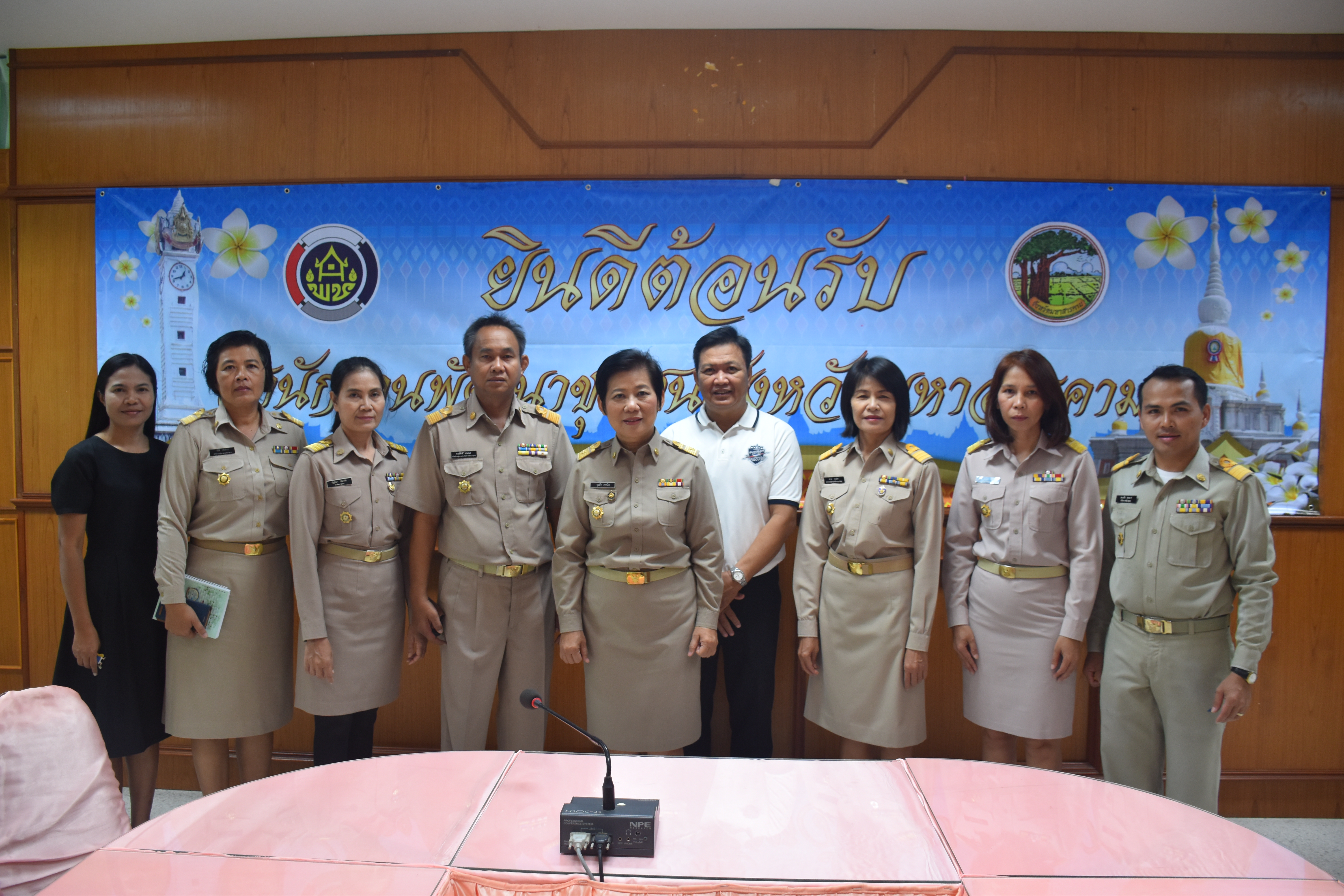 2 ตุลาคม 2560  นางบุญยิ่ง เทศน้อย พัฒนาการจังหวัดมหาสารคาม กราบสักการะสิ่งศักดิ์สิทธิ์ประจำจังหวัดมหาสารคาม เนื่องในโอกาสย้ายมาดำรงตำแหน่งพัฒนาการจังหวัดมหาสารคาม
