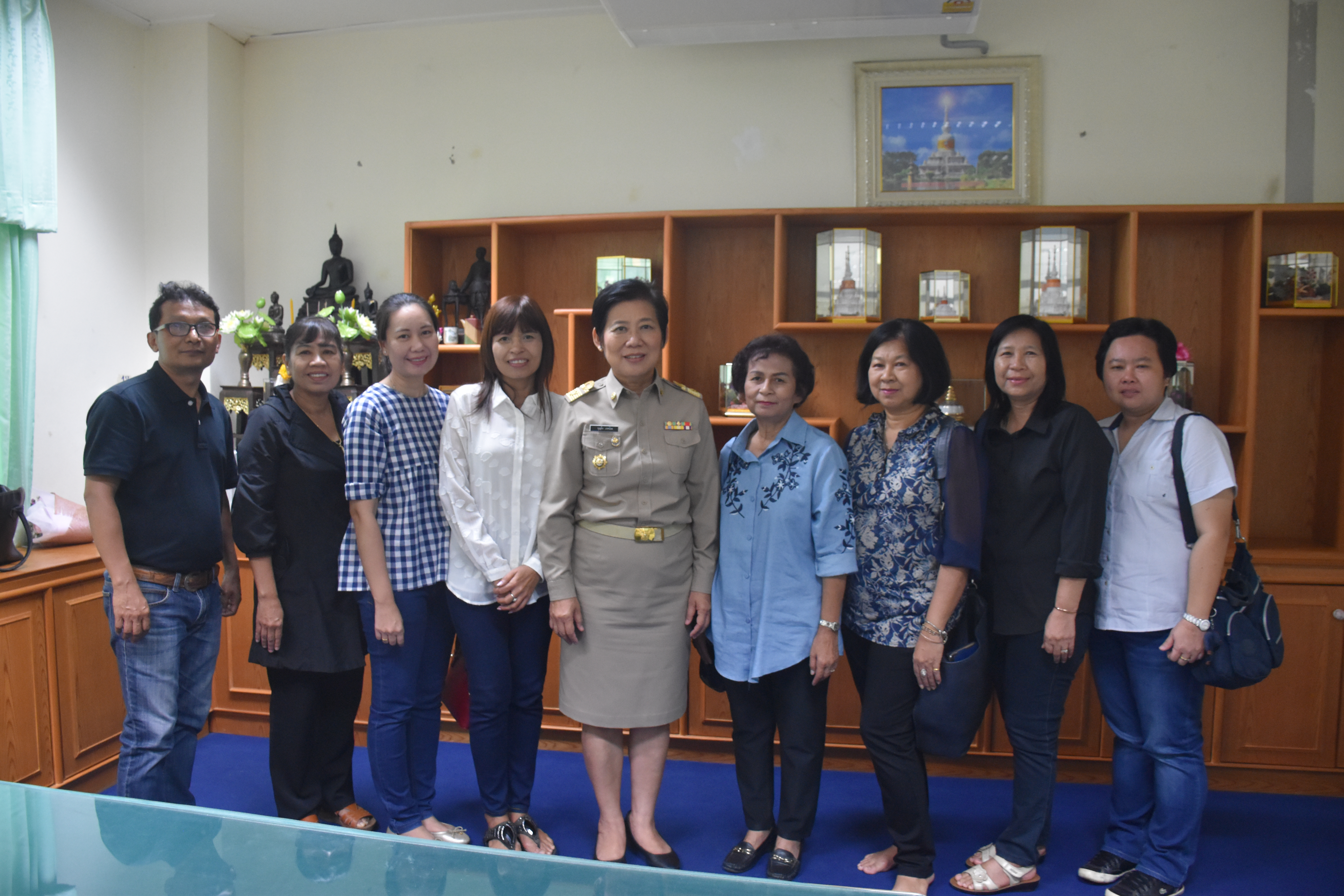 2 ตุลาคม 2560  นางบุญยิ่ง เทศน้อย พัฒนาการจังหวัดมหาสารคาม กราบสักการะสิ่งศักดิ์สิทธิ์ประจำจังหวัดมหาสารคาม เนื่องในโอกาสย้ายมาดำรงตำแหน่งพัฒนาการจังหวัดมหาสารคาม