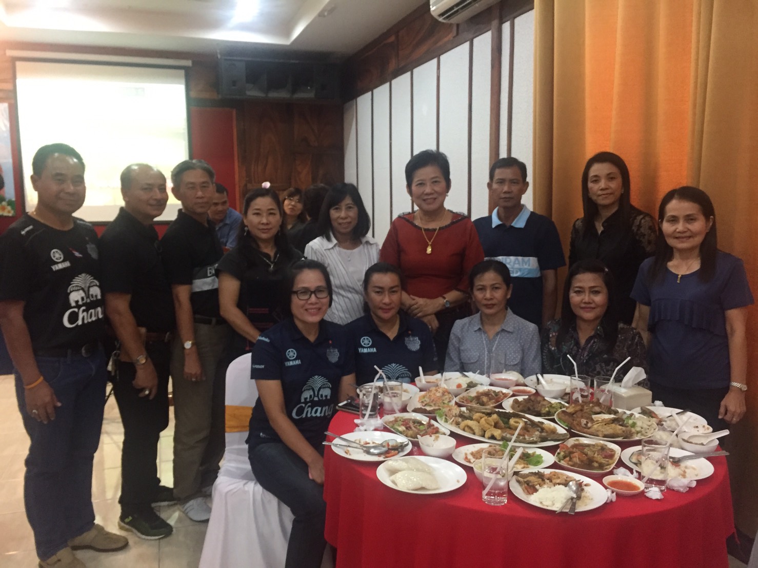 1 ตุลาคม 2560  สำนักงานพัฒนาชุมชนจังหวัดมหาสารคาม ให้การต้อนรับ นางบุญยิ่ง เทศน้อย พัฒนาการจังหวัดมหาสารคาม เนื่องในโอกาสย้ายมาดำรงตำแหน่งพัฒนาการจังหวัดมหาสารคาม