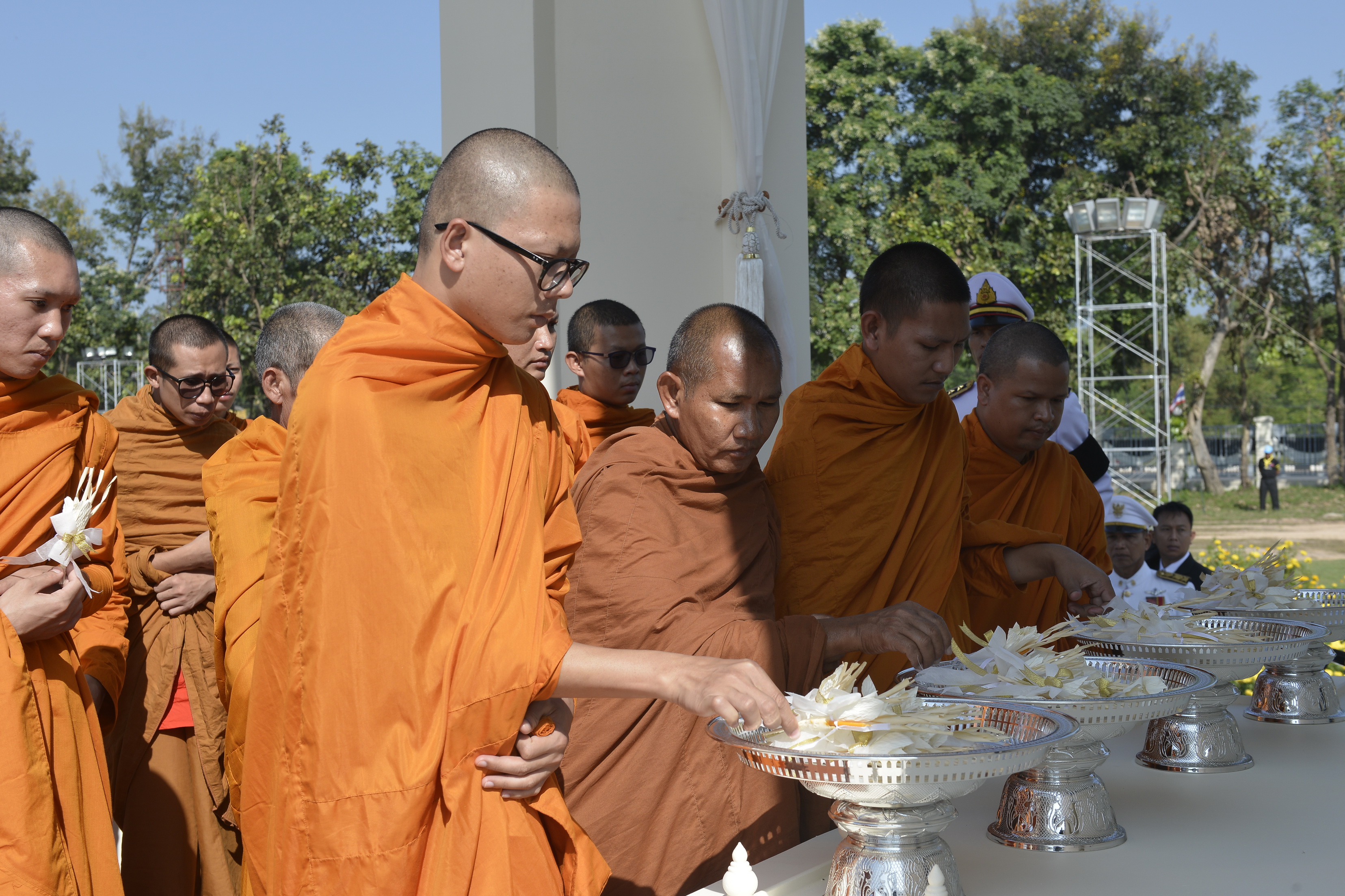 26 ตุลาคม 2560 พระราชพิธีถวายพระเพลิงพระบรมศพพระบาทสมเด็จพระปรมินทรมหาภูมิพลอดุลยเดช บรมนาถบพิตร ณ พระเมรุมาศจำลอง สนามหน้าศาลากลางจังหวัดมหาสารคาม