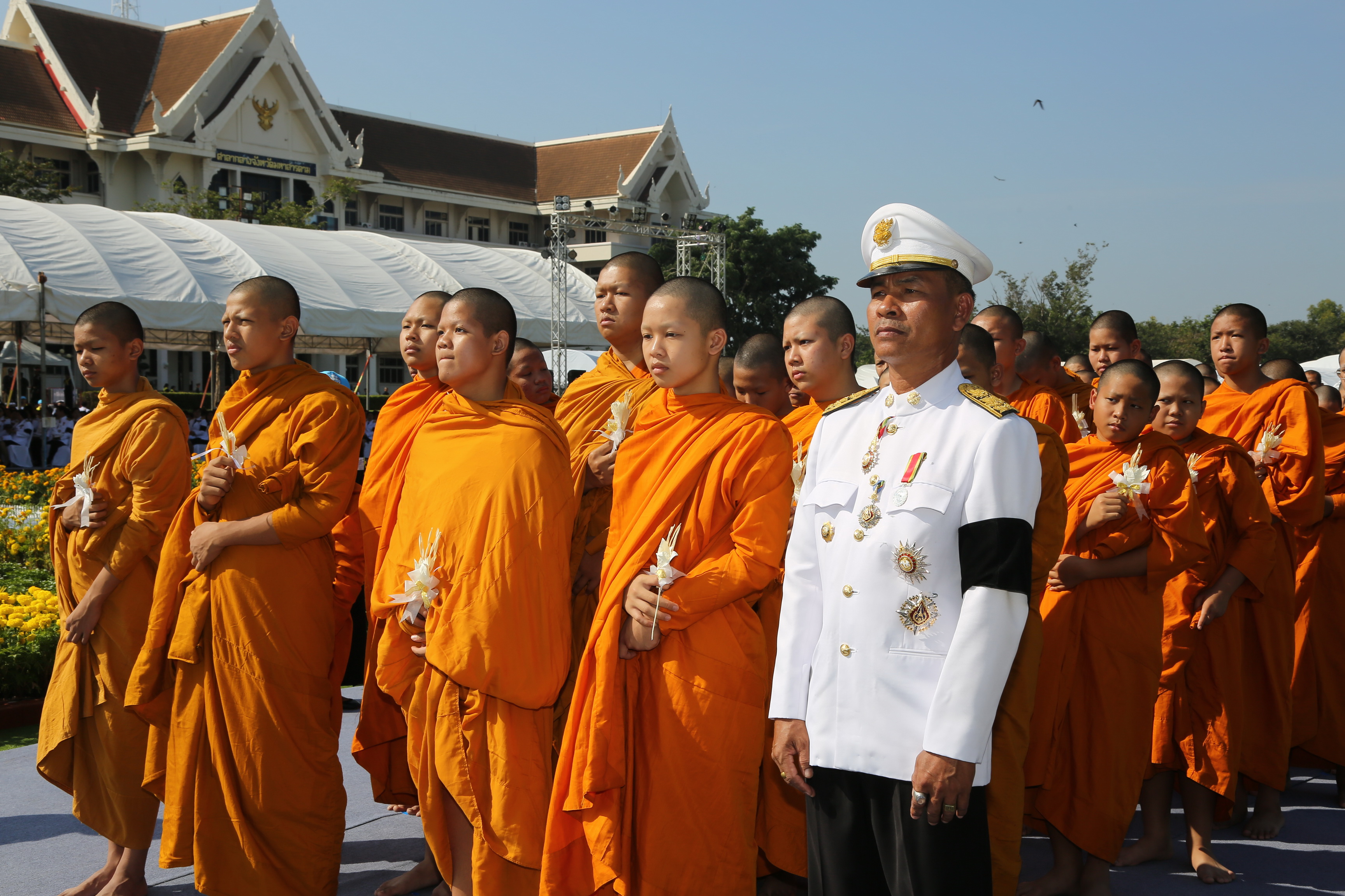 26 ตุลาคม 2560 พระราชพิธีถวายพระเพลิงพระบรมศพพระบาทสมเด็จพระปรมินทรมหาภูมิพลอดุลยเดช บรมนาถบพิตร ณ พระเมรุมาศจำลอง สนามหน้าศาลากลางจังหวัดมหาสารคาม