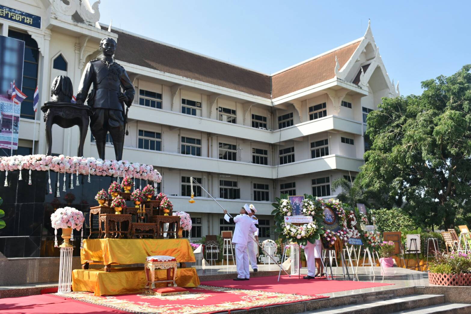 23 ตุลาคม 2560 นายเสน่ห์ นนทะโชติ ผู้ว่าราชการจังหวัดมหาสารคาม เป็นประธานในพิธีถวายสักการะพระบรมราชานุสาวรีย์พระบาทสมเด็จพระจุลจอมเกล้าเจ้าอยู่หัว เนื่องในวันปิยมหาราช