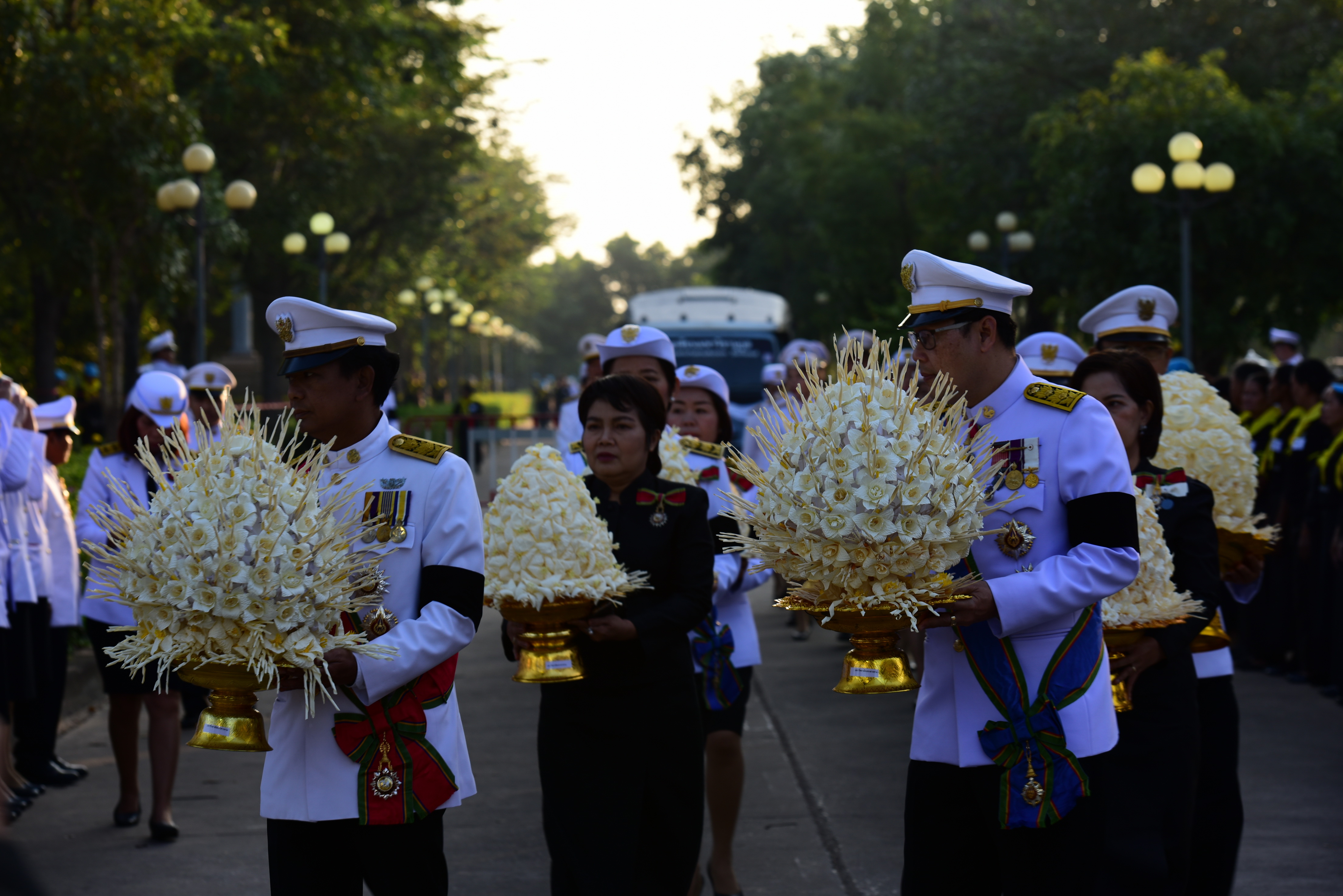 26 ตุลาคม 2560 พระราชพิธีถวายพระเพลิงพระบรมศพพระบาทสมเด็จพระปรมินทรมหาภูมิพลอดุลยเดช บรมนาถบพิตร ณ พระเมรุมาศจำลอง สนามหน้าศาลากลางจังหวัดมหาสารคาม
