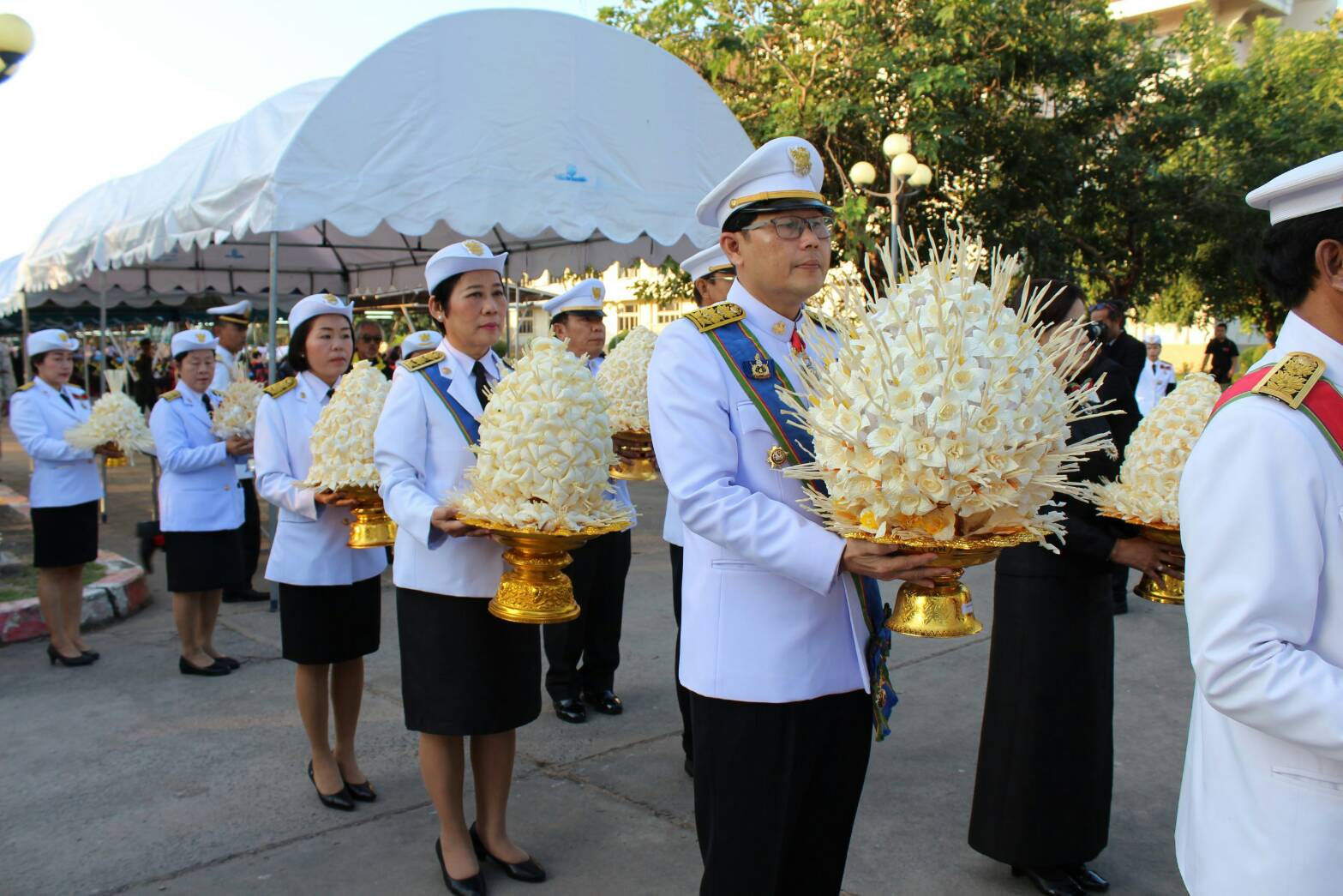 26 ตุลาคม 2560 พระราชพิธีถวายพระเพลิงพระบรมศพพระบาทสมเด็จพระปรมินทรมหาภูมิพลอดุลยเดช บรมนาถบพิตร ณ พระเมรุมาศจำลอง สนามหน้าศาลากลางจังหวัดมหาสารคาม
