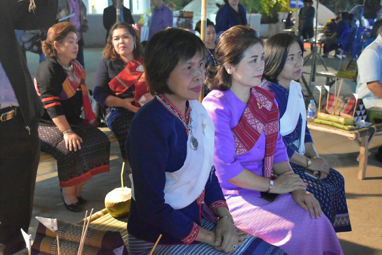 1 พฤศจิกายน 2560 นางบุญยิ่ง เทศน้อย พัฒนาการจังหวัดมหาสารคาม ร่วมงานแถลงข่าว “ล่องหุ่นเฮือไฟ ประเพณีไทญ้อ” ณ วัดสว่างวารี บ้านท่าขอนยาง ต.ท่าขอนยาง อ.กันทรวิชัย จังหวัดมหาสารคาม