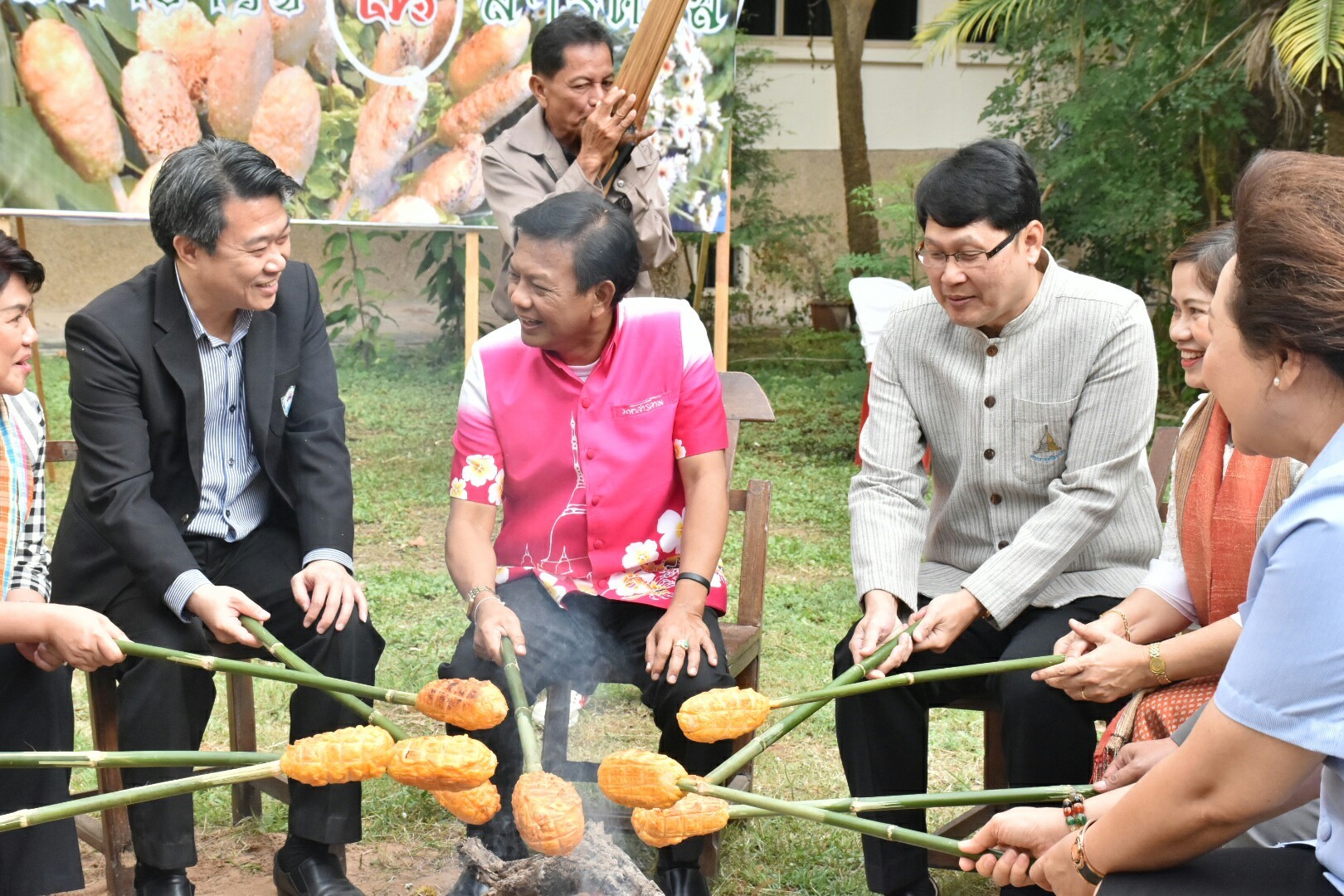 21 พฤศจิกายน 2560 โครงการพบปะแลกเปลี่ยนความคิดเห็นและสร้างความสามัคคี จังหวัดมหาสารคาม กิจกรรม “สภากาแฟ”