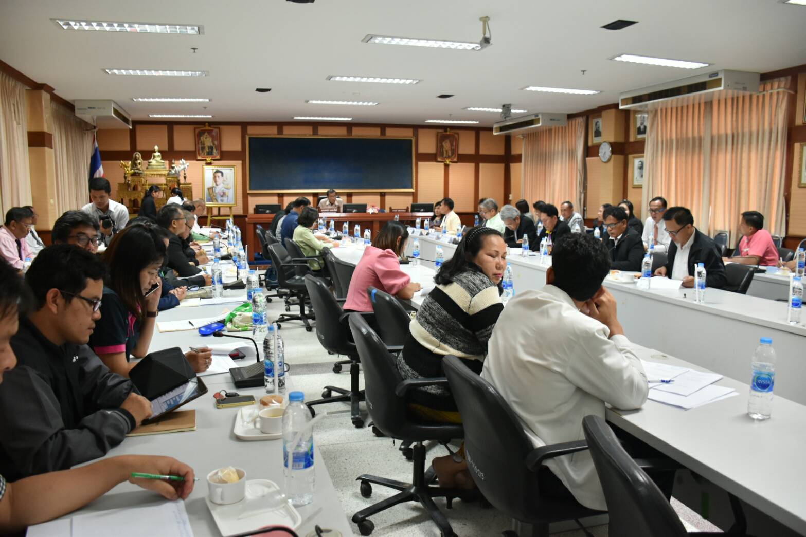 8 พฤศจิกายน 2560 การประชุมการขับเคลื่อนศูนย์เรียนรู้ปรัชญาเศรษฐกิจพอเพียงและเกษตรทฤษฎีใหม่ เฉลิมพระเกียรติ สมเด็จพระเทพรัตนราชสุดา สยามบรมราชกุมารี เนื่องในมหามงคลเฉลิมพระชนมพรรษา 63 พรรษา 2 เมษายน 2561 ครั้งที่ 2/2560