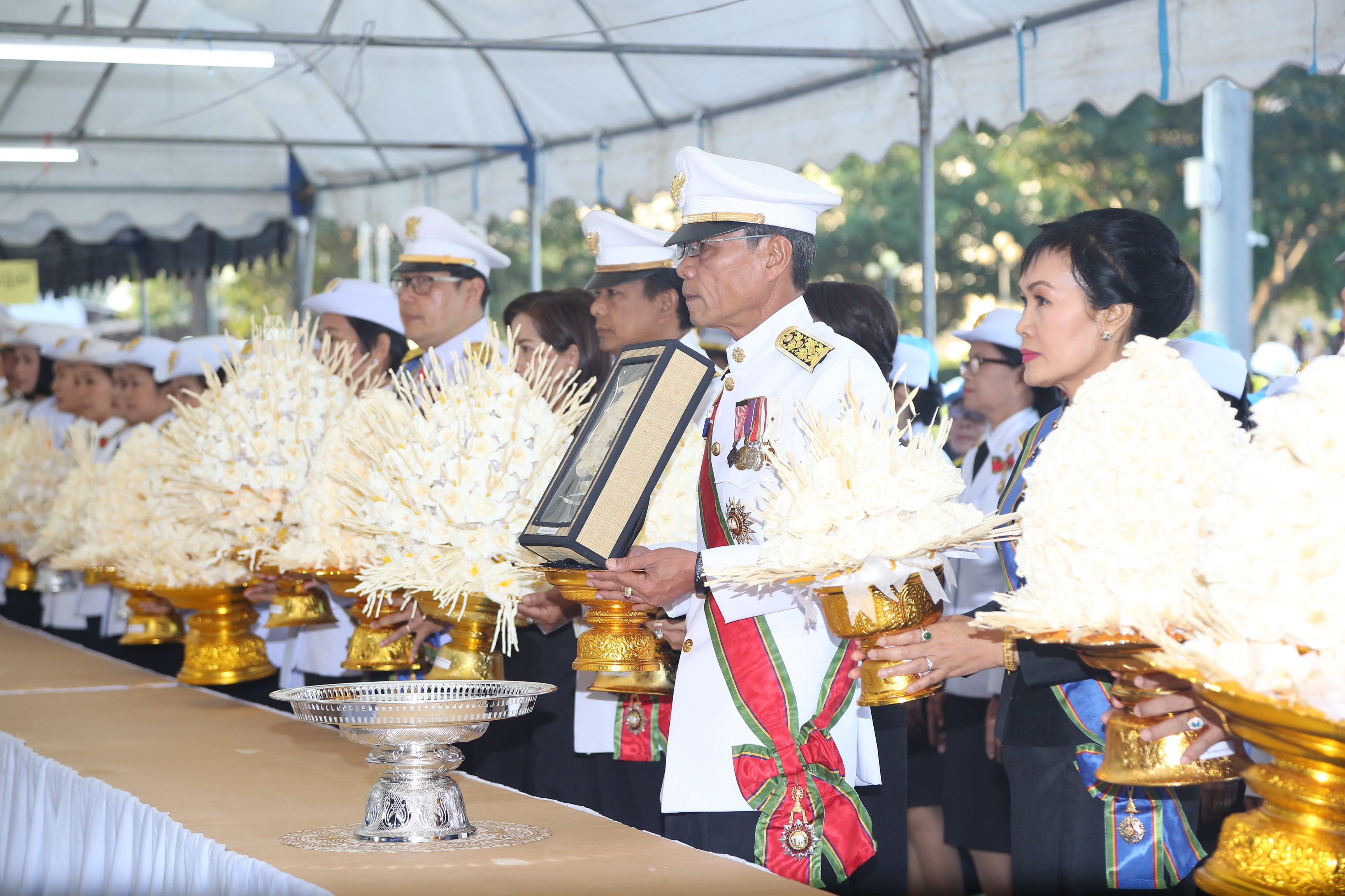 26 ตุลาคม 2560 พระราชพิธีถวายพระเพลิงพระบรมศพพระบาทสมเด็จพระปรมินทรมหาภูมิพลอดุลยเดช บรมนาถบพิตร ณ พระเมรุมาศจำลอง สนามหน้าศาลากลางจังหวัดมหาสารคาม