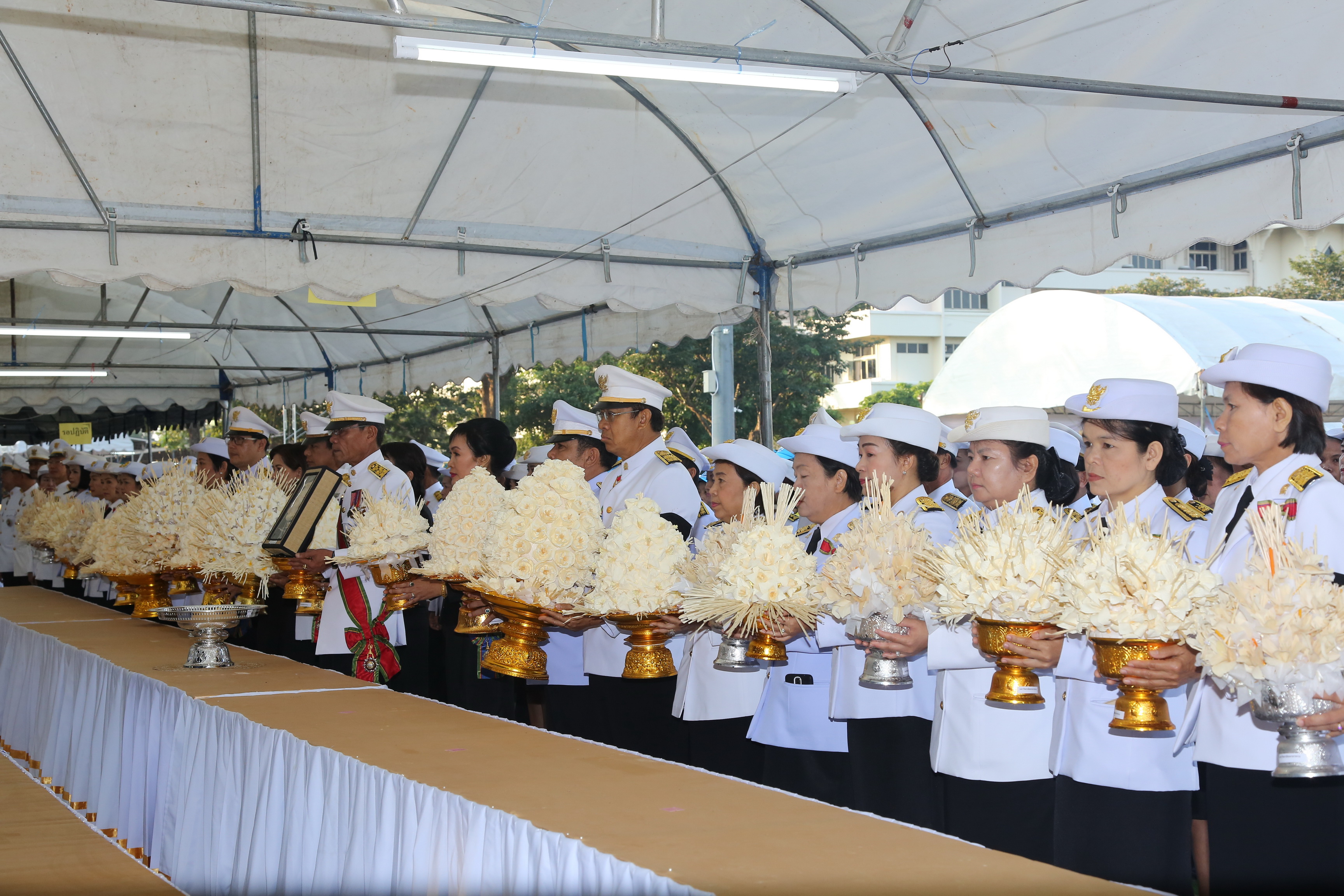 26 ตุลาคม 2560 พระราชพิธีถวายพระเพลิงพระบรมศพพระบาทสมเด็จพระปรมินทรมหาภูมิพลอดุลยเดช บรมนาถบพิตร ณ พระเมรุมาศจำลอง สนามหน้าศาลากลางจังหวัดมหาสารคาม