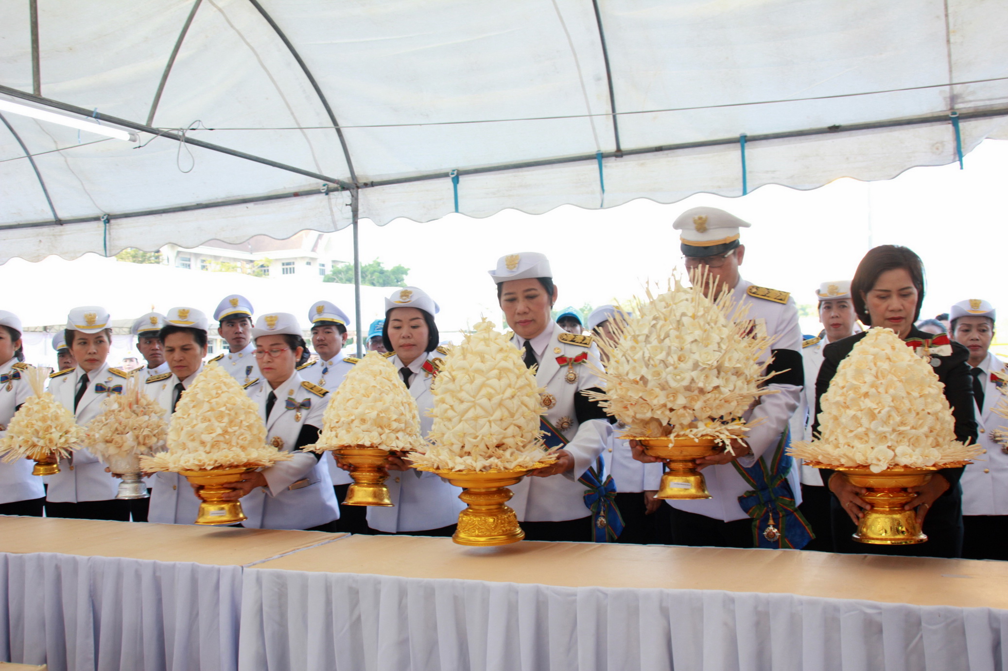 26 ตุลาคม 2560 พระราชพิธีถวายพระเพลิงพระบรมศพพระบาทสมเด็จพระปรมินทรมหาภูมิพลอดุลยเดช บรมนาถบพิตร ณ พระเมรุมาศจำลอง สนามหน้าศาลากลางจังหวัดมหาสารคาม