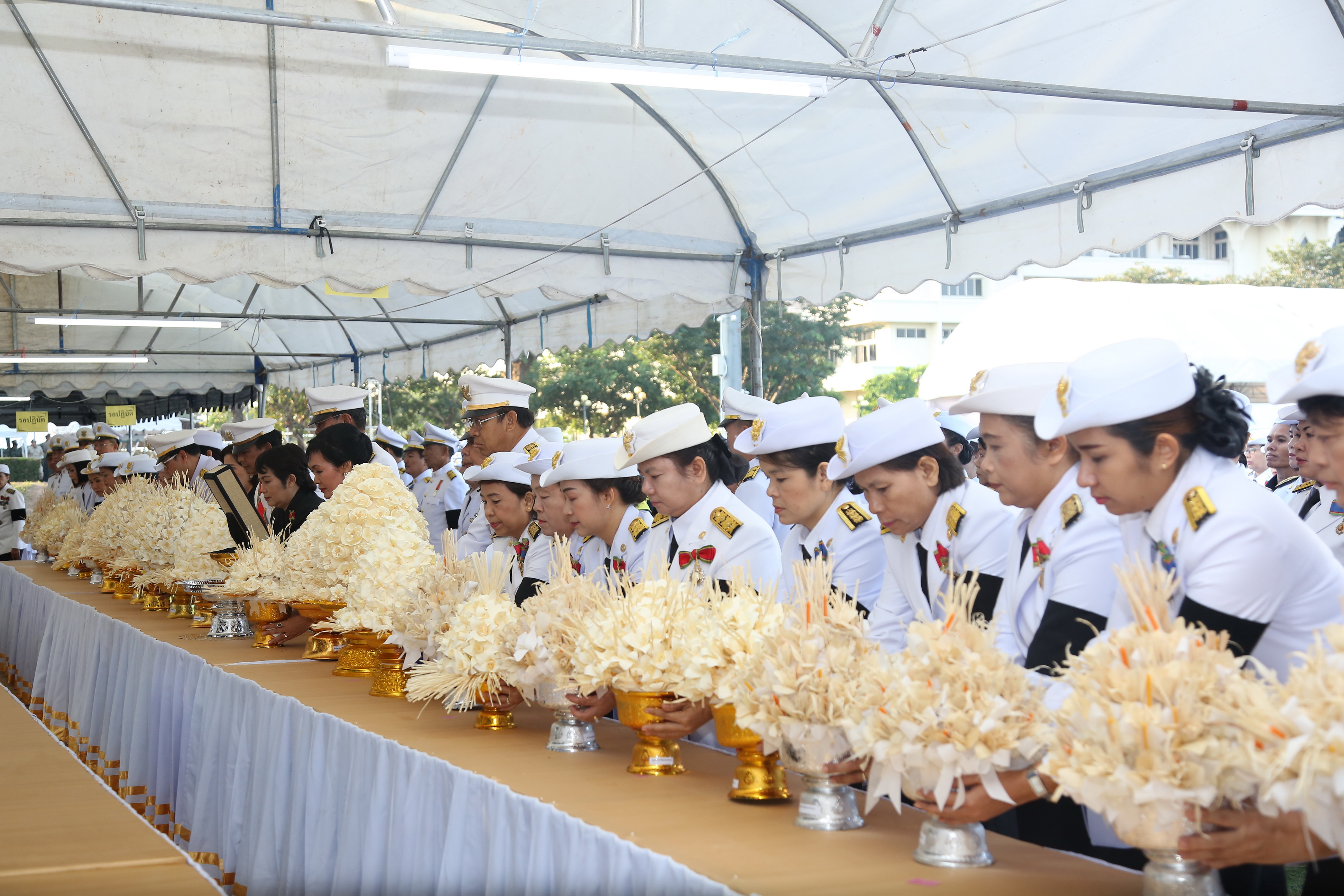 26 ตุลาคม 2560 พระราชพิธีถวายพระเพลิงพระบรมศพพระบาทสมเด็จพระปรมินทรมหาภูมิพลอดุลยเดช บรมนาถบพิตร ณ พระเมรุมาศจำลอง สนามหน้าศาลากลางจังหวัดมหาสารคาม
