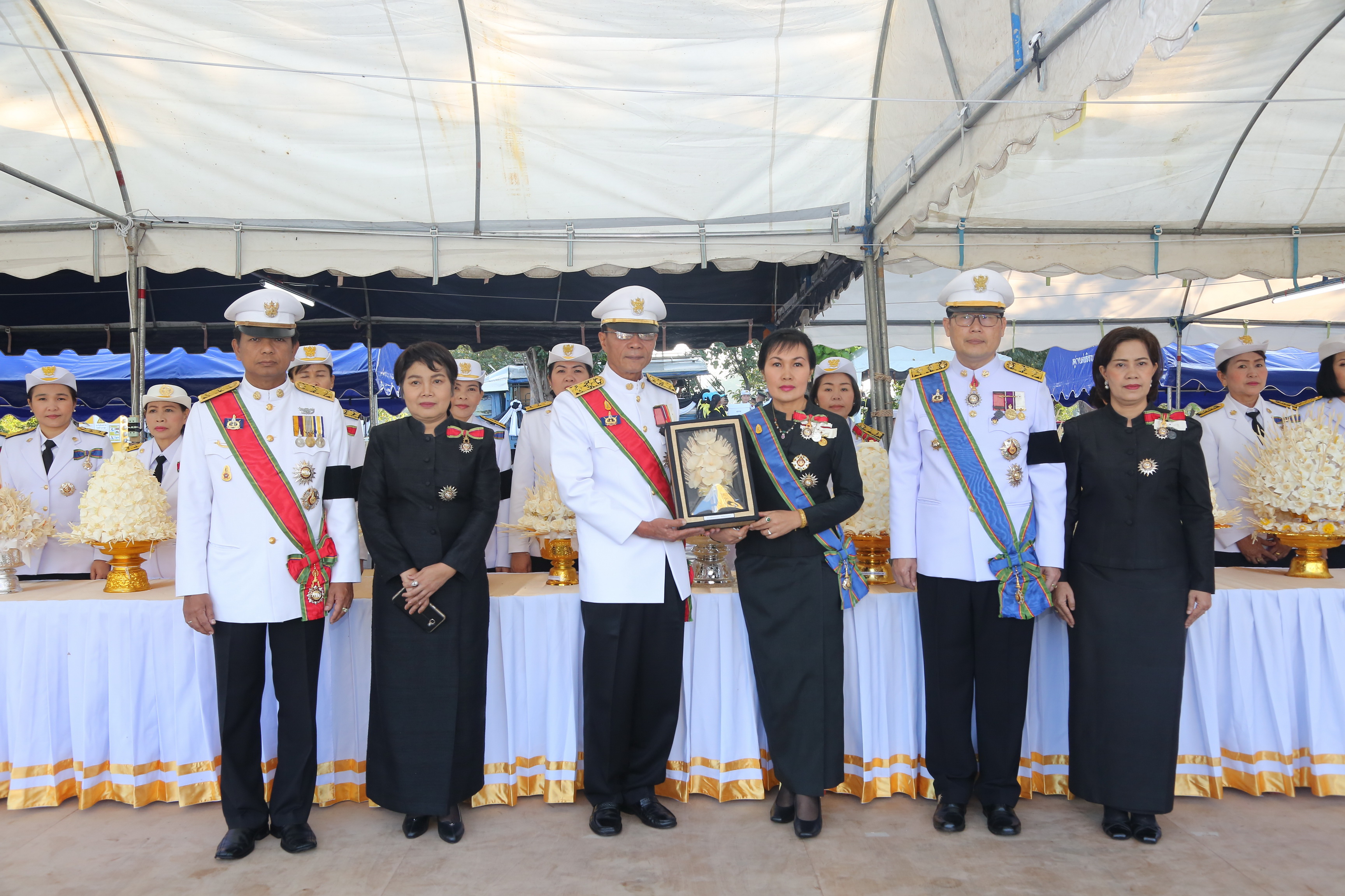 26 ตุลาคม 2560 พระราชพิธีถวายพระเพลิงพระบรมศพพระบาทสมเด็จพระปรมินทรมหาภูมิพลอดุลยเดช บรมนาถบพิตร ณ พระเมรุมาศจำลอง สนามหน้าศาลากลางจังหวัดมหาสารคาม