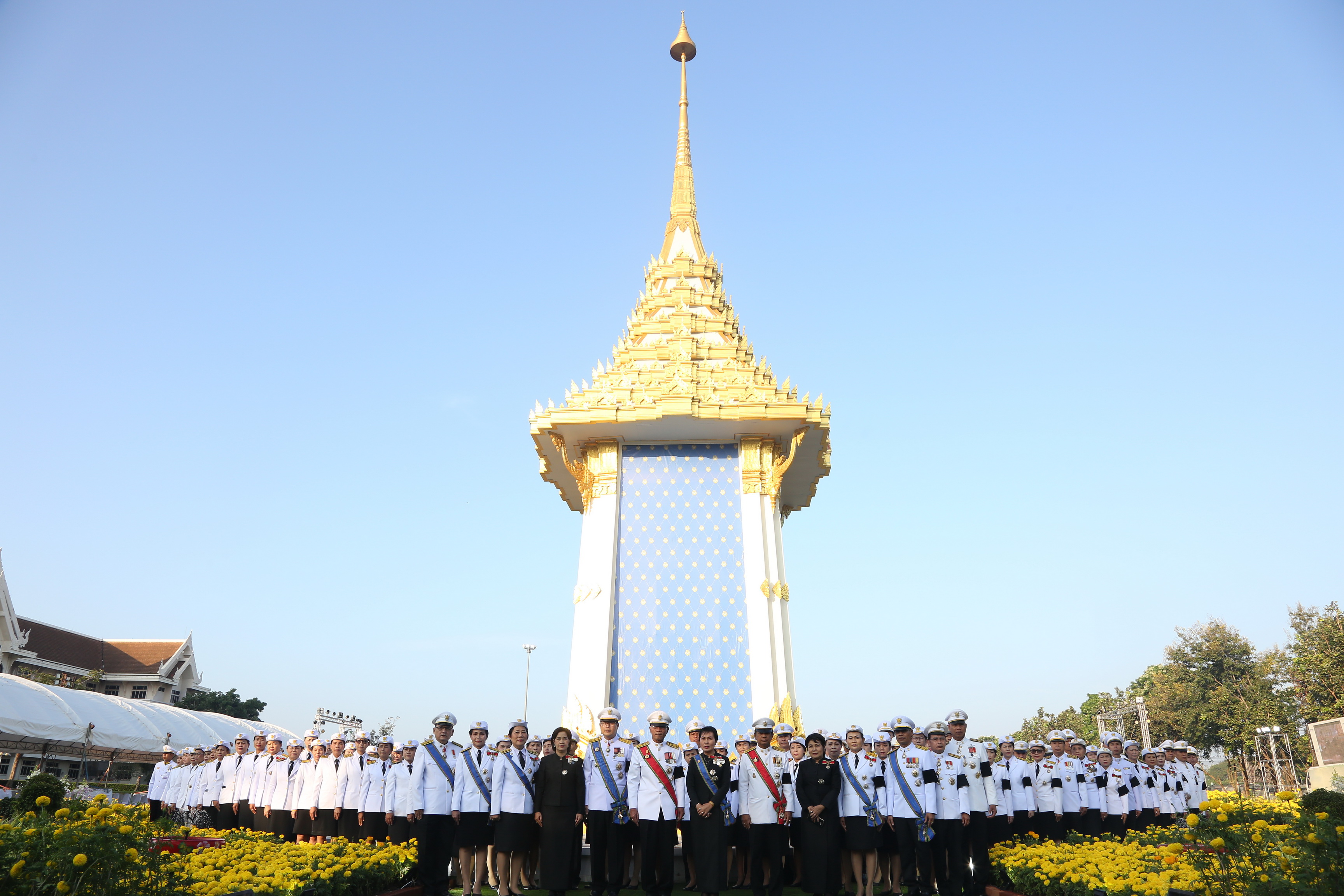 26 ตุลาคม 2560 พระราชพิธีถวายพระเพลิงพระบรมศพพระบาทสมเด็จพระปรมินทรมหาภูมิพลอดุลยเดช บรมนาถบพิตร ณ พระเมรุมาศจำลอง สนามหน้าศาลากลางจังหวัดมหาสารคาม