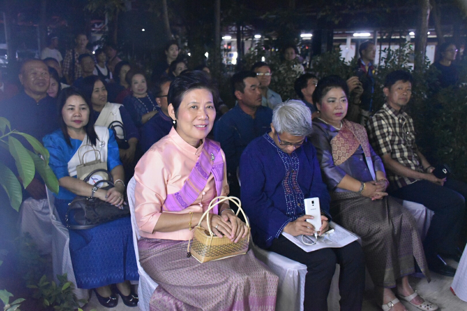 1 พฤศจิกายน 2560 นางบุญยิ่ง เทศน้อย พัฒนาการจังหวัดมหาสารคาม ร่วมงานแถลงข่าว “ล่องหุ่นเฮือไฟ ประเพณีไทญ้อ” ณ วัดสว่างวารี บ้านท่าขอนยาง ต.ท่าขอนยาง อ.กันทรวิชัย จังหวัดมหาสารคาม