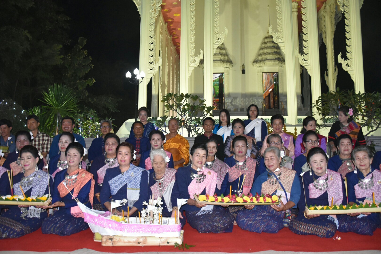 1 พฤศจิกายน 2560 นางบุญยิ่ง เทศน้อย พัฒนาการจังหวัดมหาสารคาม ร่วมงานแถลงข่าว “ล่องหุ่นเฮือไฟ ประเพณีไทญ้อ” ณ วัดสว่างวารี บ้านท่าขอนยาง ต.ท่าขอนยาง อ.กันทรวิชัย จังหวัดมหาสารคาม