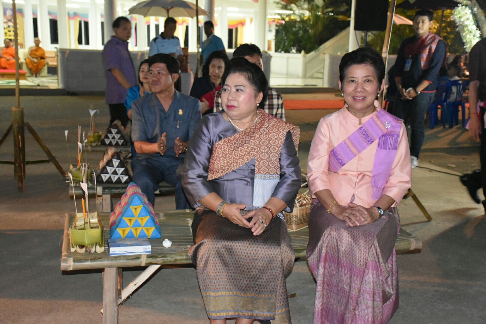 1 พฤศจิกายน 2560 นางบุญยิ่ง เทศน้อย พัฒนาการจังหวัดมหาสารคาม ร่วมงานแถลงข่าว “ล่องหุ่นเฮือไฟ ประเพณีไทญ้อ” ณ วัดสว่างวารี บ้านท่าขอนยาง ต.ท่าขอนยาง อ.กันทรวิชัย จังหวัดมหาสารคาม