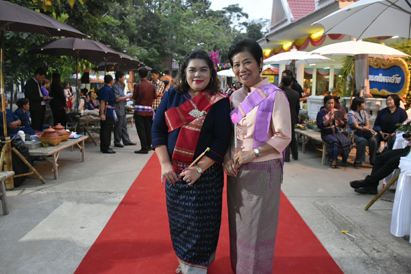 1 พฤศจิกายน 2560 นางบุญยิ่ง เทศน้อย พัฒนาการจังหวัดมหาสารคาม ร่วมงานแถลงข่าว “ล่องหุ่นเฮือไฟ ประเพณีไทญ้อ” ณ วัดสว่างวารี บ้านท่าขอนยาง ต.ท่าขอนยาง อ.กันทรวิชัย จังหวัดมหาสารคาม