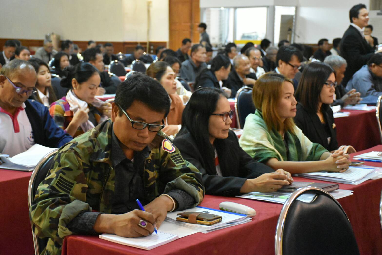 28 พฤศจิกายน 2560 การประชุมเชิงปฏิบัติการเครือข่ายกองทุนหมู่บ้าน ในการขับเคลื่อนการดำเนินงานกองทุนหมู่บ้านและชุมชนเมือง จังหวัดมหาสารคาม