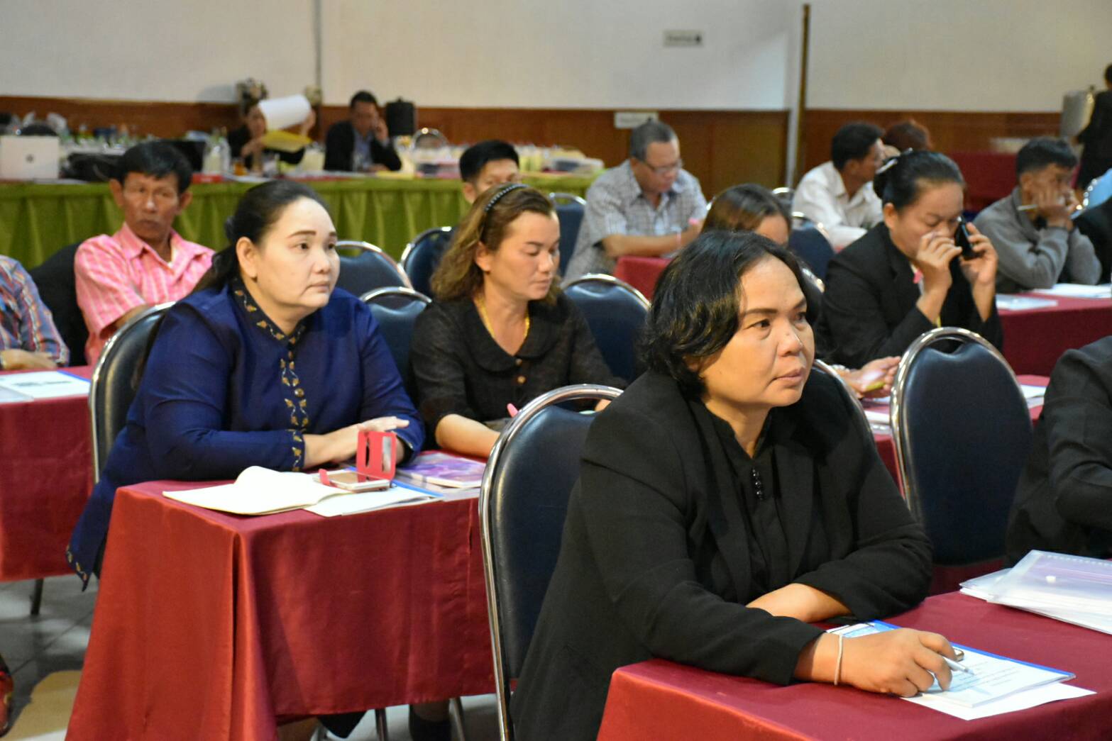 28 พฤศจิกายน 2560 การประชุมเชิงปฏิบัติการเครือข่ายกองทุนหมู่บ้าน ในการขับเคลื่อนการดำเนินงานกองทุนหมู่บ้านและชุมชนเมือง จังหวัดมหาสารคาม