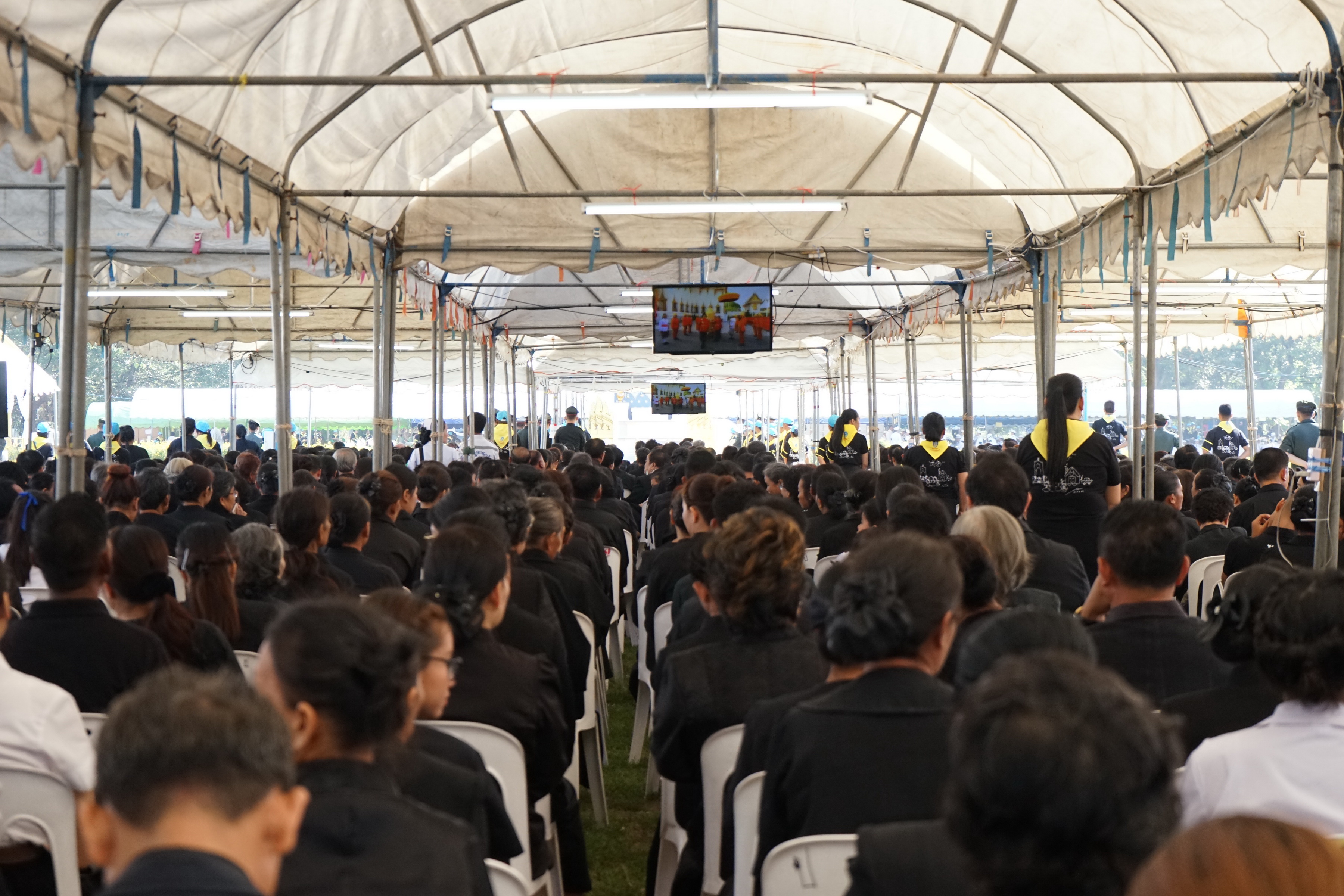 26 ตุลาคม 2560 พระราชพิธีถวายพระเพลิงพระบรมศพพระบาทสมเด็จพระปรมินทรมหาภูมิพลอดุลยเดช บรมนาถบพิตร ณ พระเมรุมาศจำลอง สนามหน้าศาลากลางจังหวัดมหาสารคาม