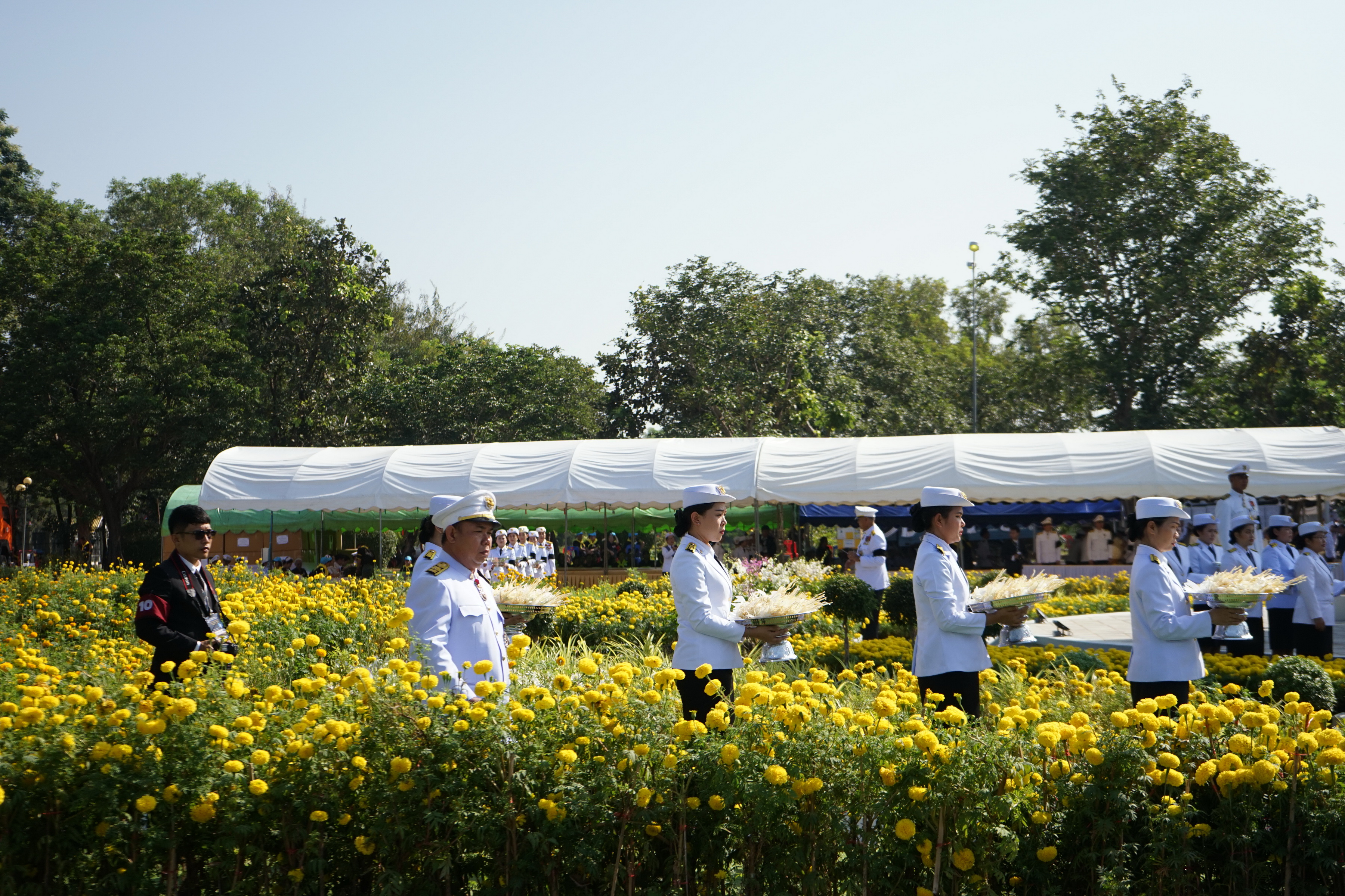 26 ตุลาคม 2560 พระราชพิธีถวายพระเพลิงพระบรมศพพระบาทสมเด็จพระปรมินทรมหาภูมิพลอดุลยเดช บรมนาถบพิตร ณ พระเมรุมาศจำลอง สนามหน้าศาลากลางจังหวัดมหาสารคาม