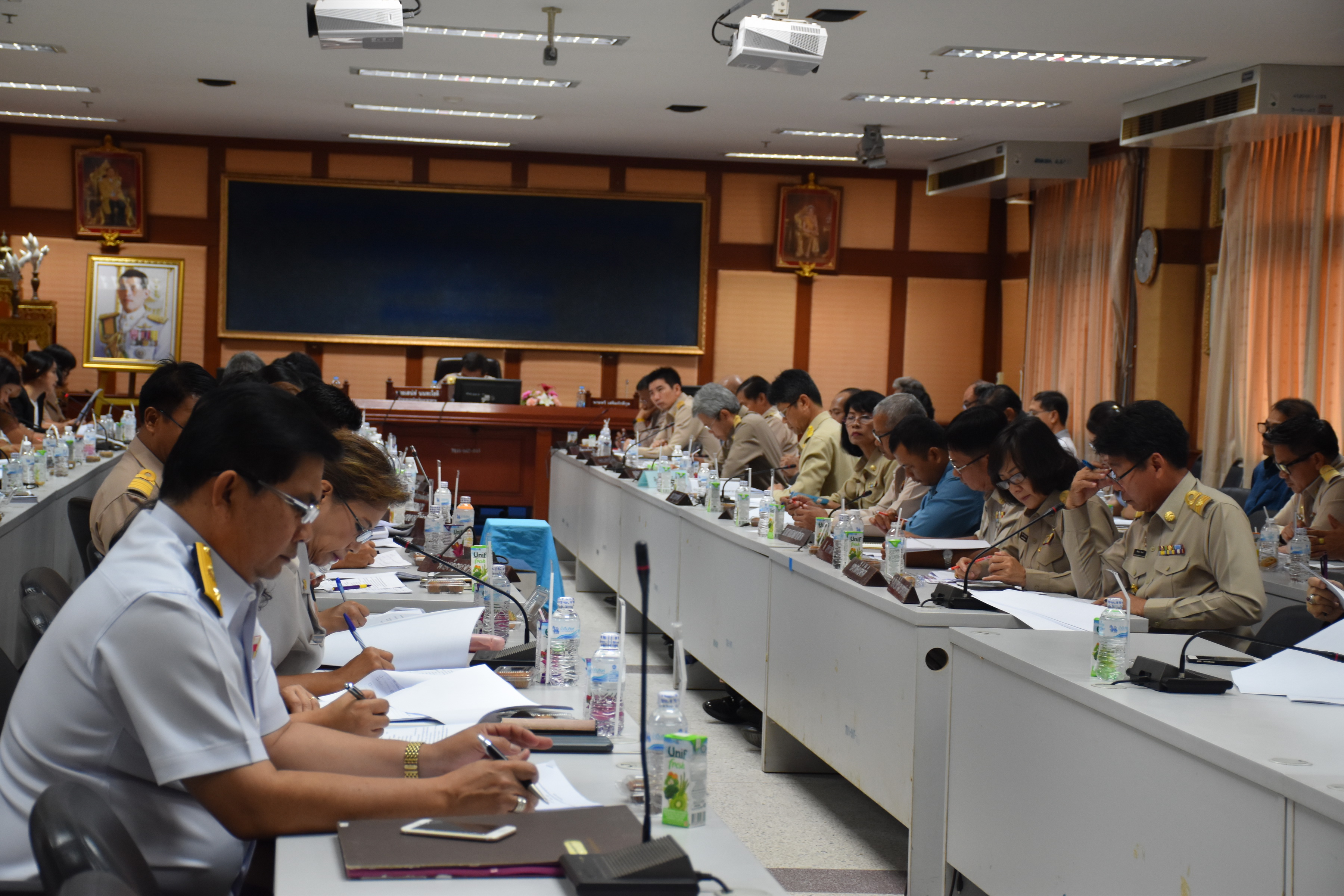 13 พฤศจิกายน 2560 การประชุมคณะกรรมการประสานและขับเคลื่อนนโยบายสานพลังประชารัฐ ประจำจังหวัดมหาสารคาม (คสป.) และผู้มีส่วนเกี่ยวข้อง ครั้งที่ 1/2561