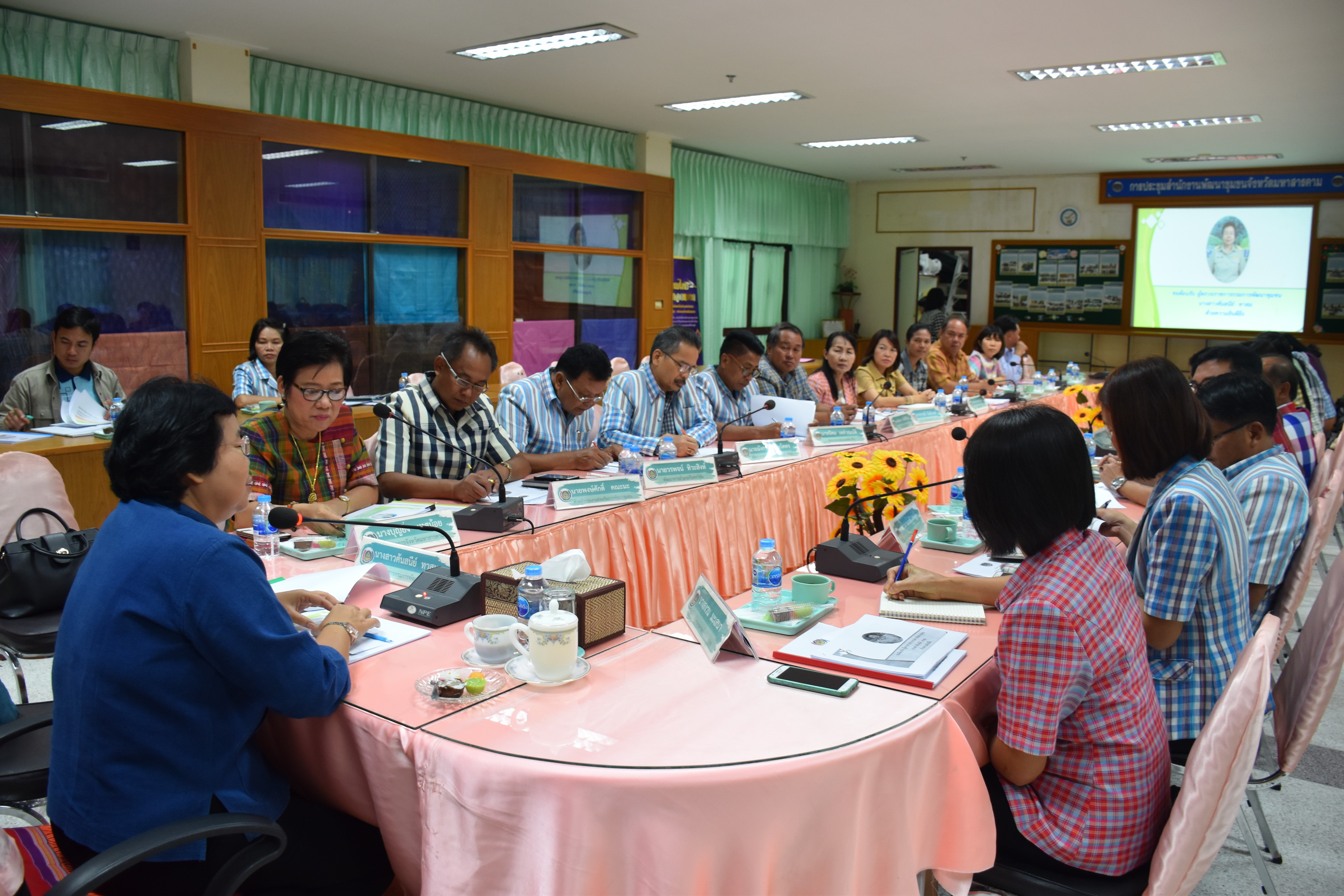 17 พฤศจิกายน 2560 ติดตามผลการดำเนินงานตามนโยบายของรัฐบาล กระทรวงมหาดไทย การบูรณาการตามข้อสั่งการของอธิบดีและกิจกรรมตามยุทธ์ศาสตร์กรมฯ ประจำเดือนพฤศจิกายน 2560