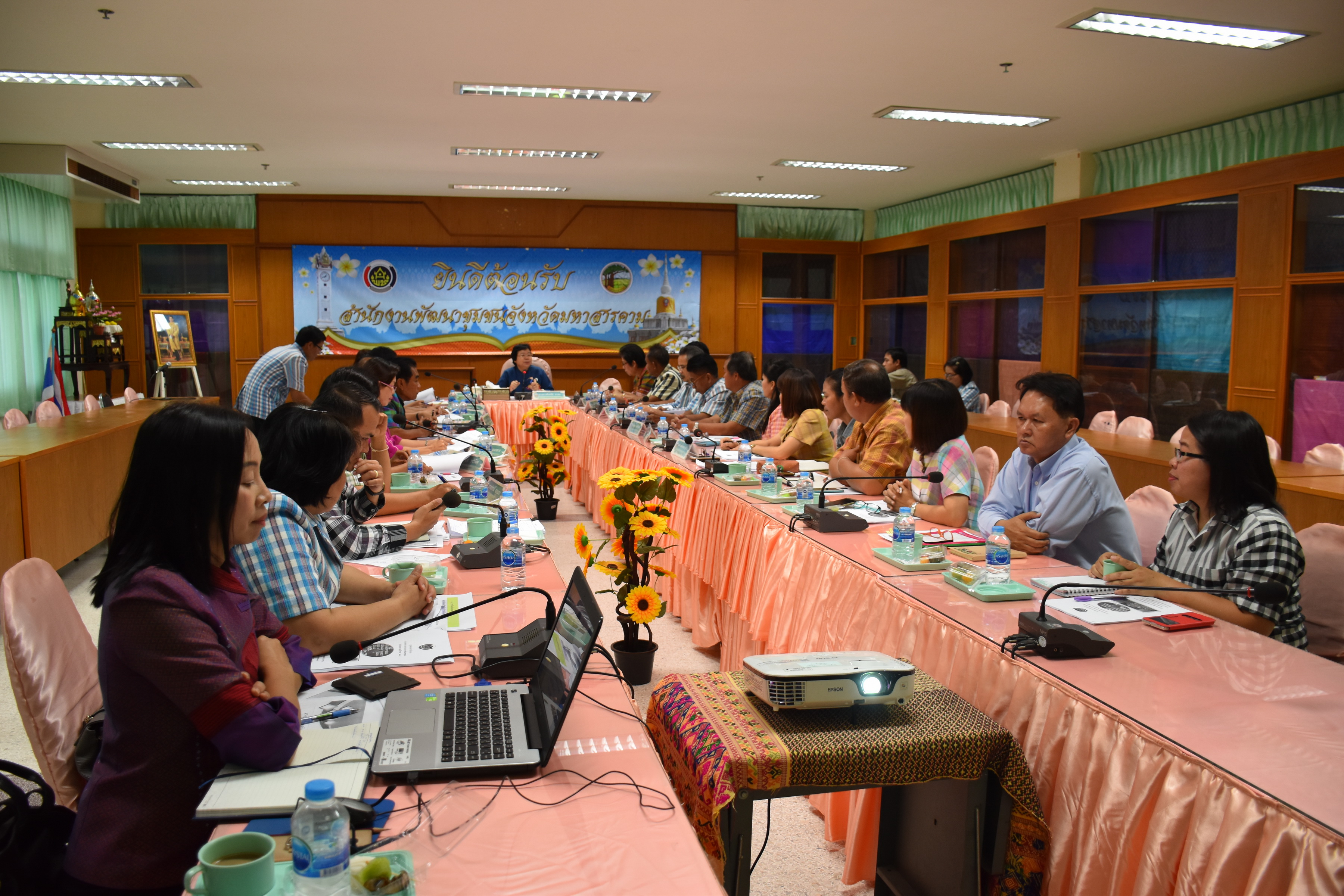 17 พฤศจิกายน 2560 ติดตามผลการดำเนินงานตามนโยบายของรัฐบาล กระทรวงมหาดไทย การบูรณาการตามข้อสั่งการของอธิบดีและกิจกรรมตามยุทธ์ศาสตร์กรมฯ ประจำเดือนพฤศจิกายน 2560
