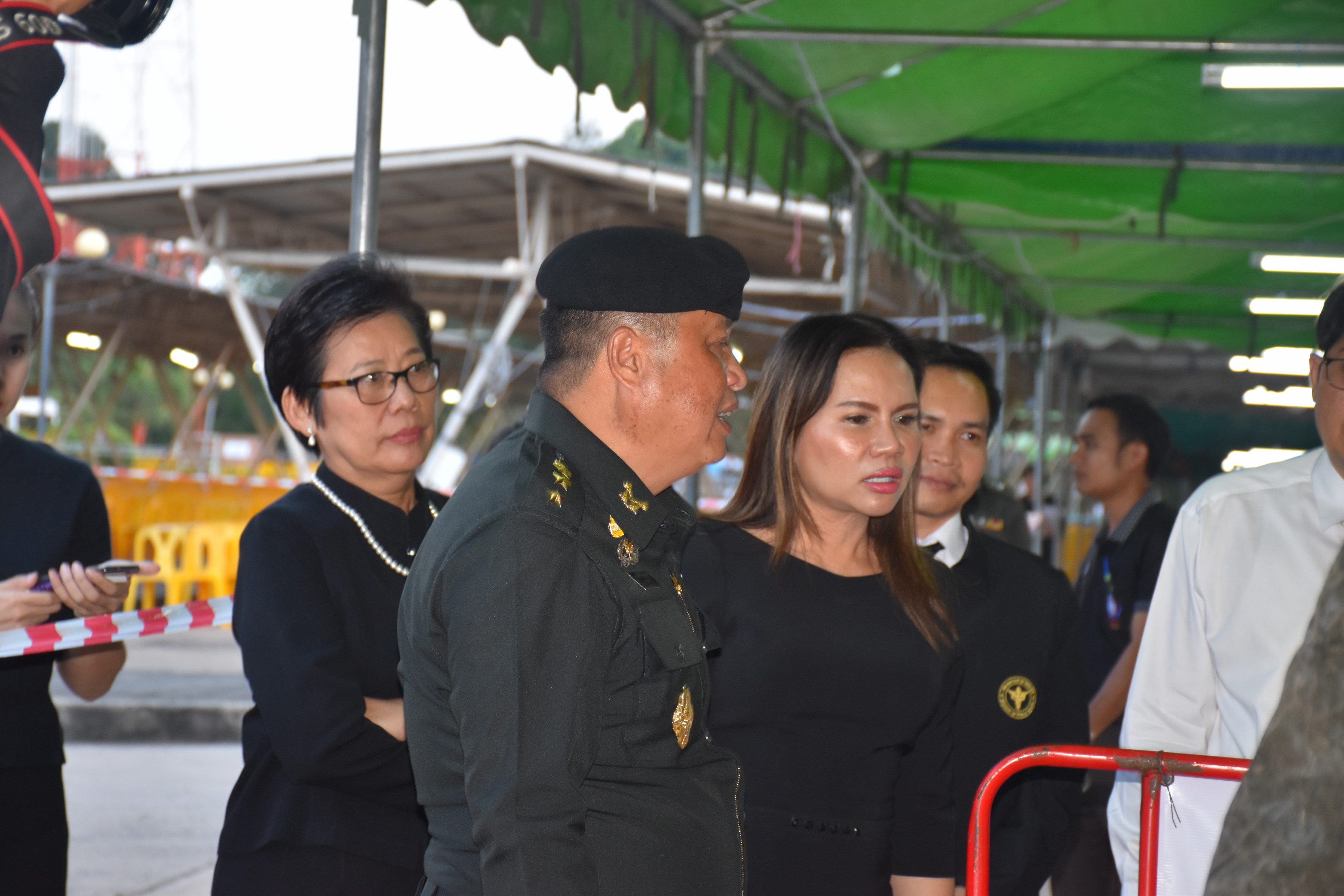 25 ตุลาคม 2560  นายทวี เสริมภักดีกุล รองผู้ว่าราชการจังหวัดมหาสารคาม ร่วมกับคณะกองกำลังรักษาความสงบเรียบร้อยจังหวัดมหาสารคาม และคณะทำงานดอกไม้จันทน์