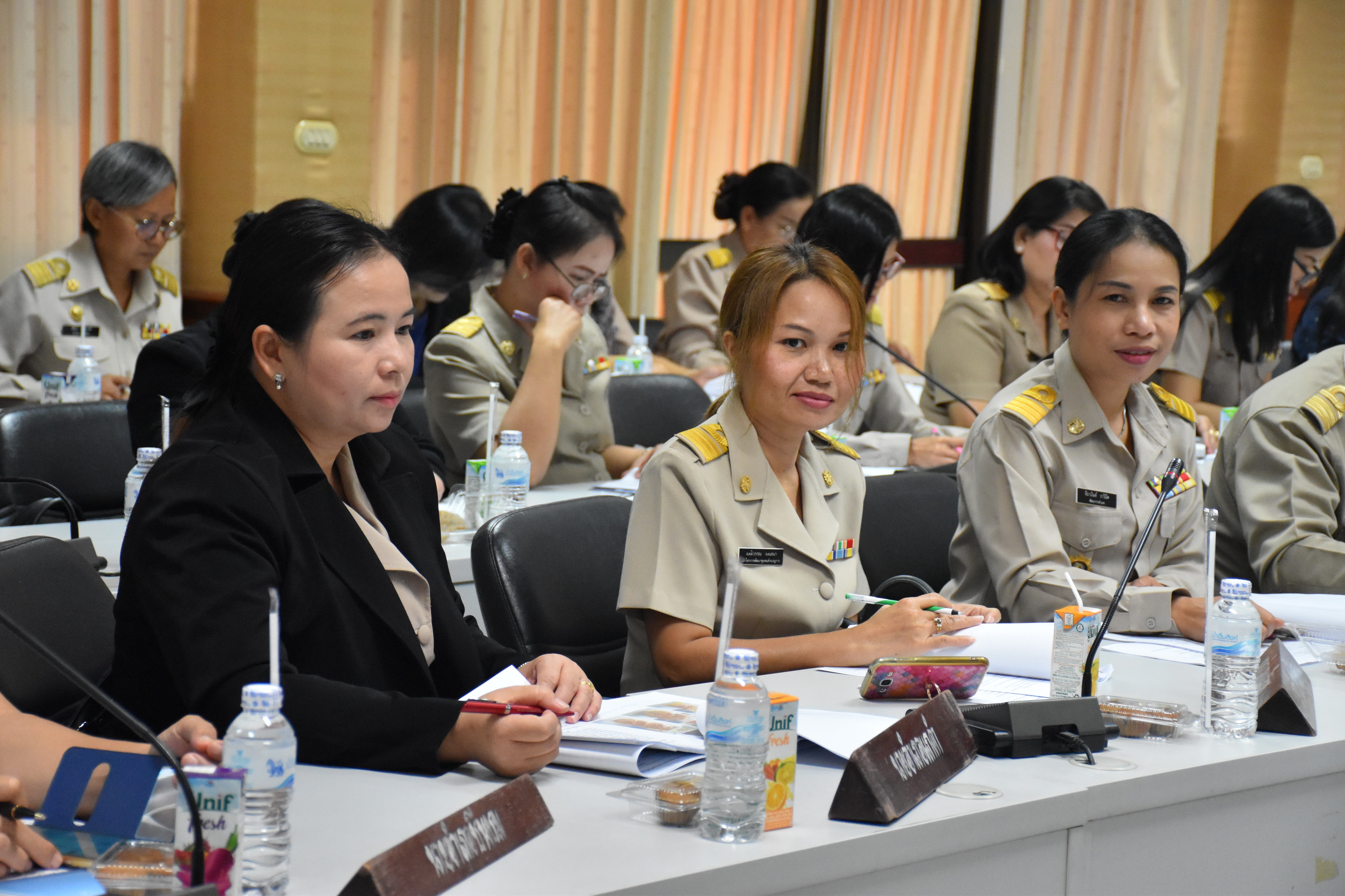 13 พฤศจิกายน 2560 การประชุมคณะกรรมการประสานและขับเคลื่อนนโยบายสานพลังประชารัฐ ประจำจังหวัดมหาสารคาม (คสป.) และผู้มีส่วนเกี่ยวข้อง ครั้งที่ 1/2561