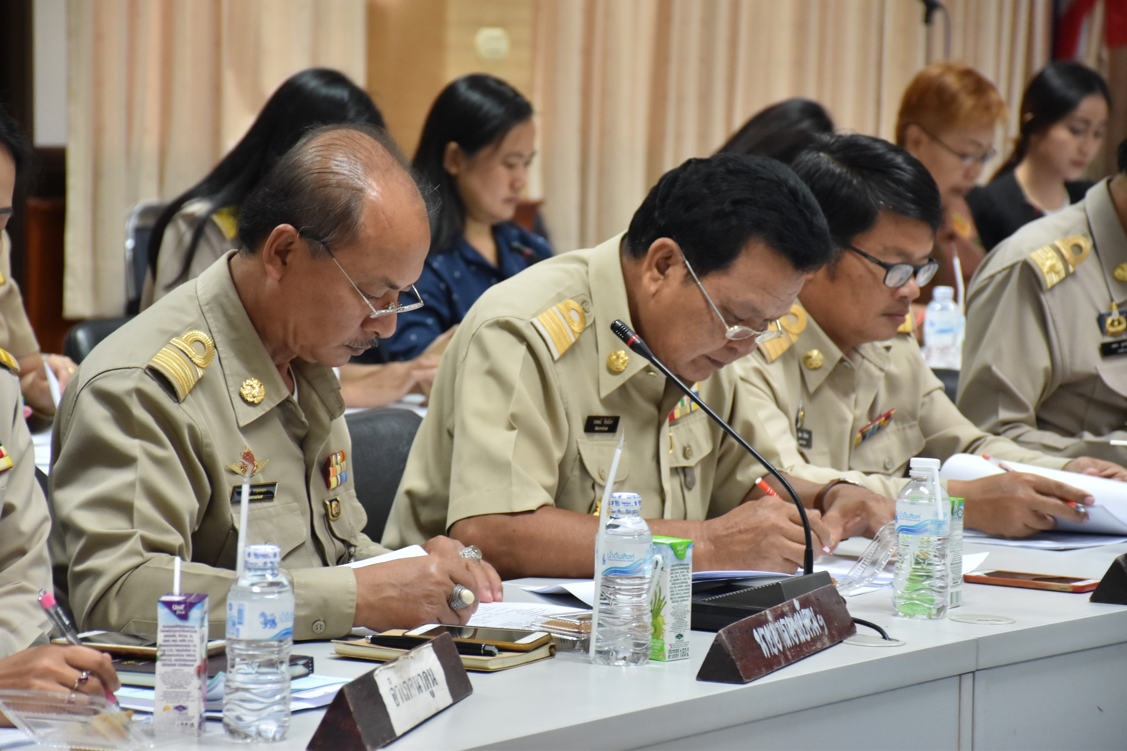 13 พฤศจิกายน 2560 การประชุมคณะกรรมการประสานและขับเคลื่อนนโยบายสานพลังประชารัฐ ประจำจังหวัดมหาสารคาม (คสป.) และผู้มีส่วนเกี่ยวข้อง ครั้งที่ 1/2561