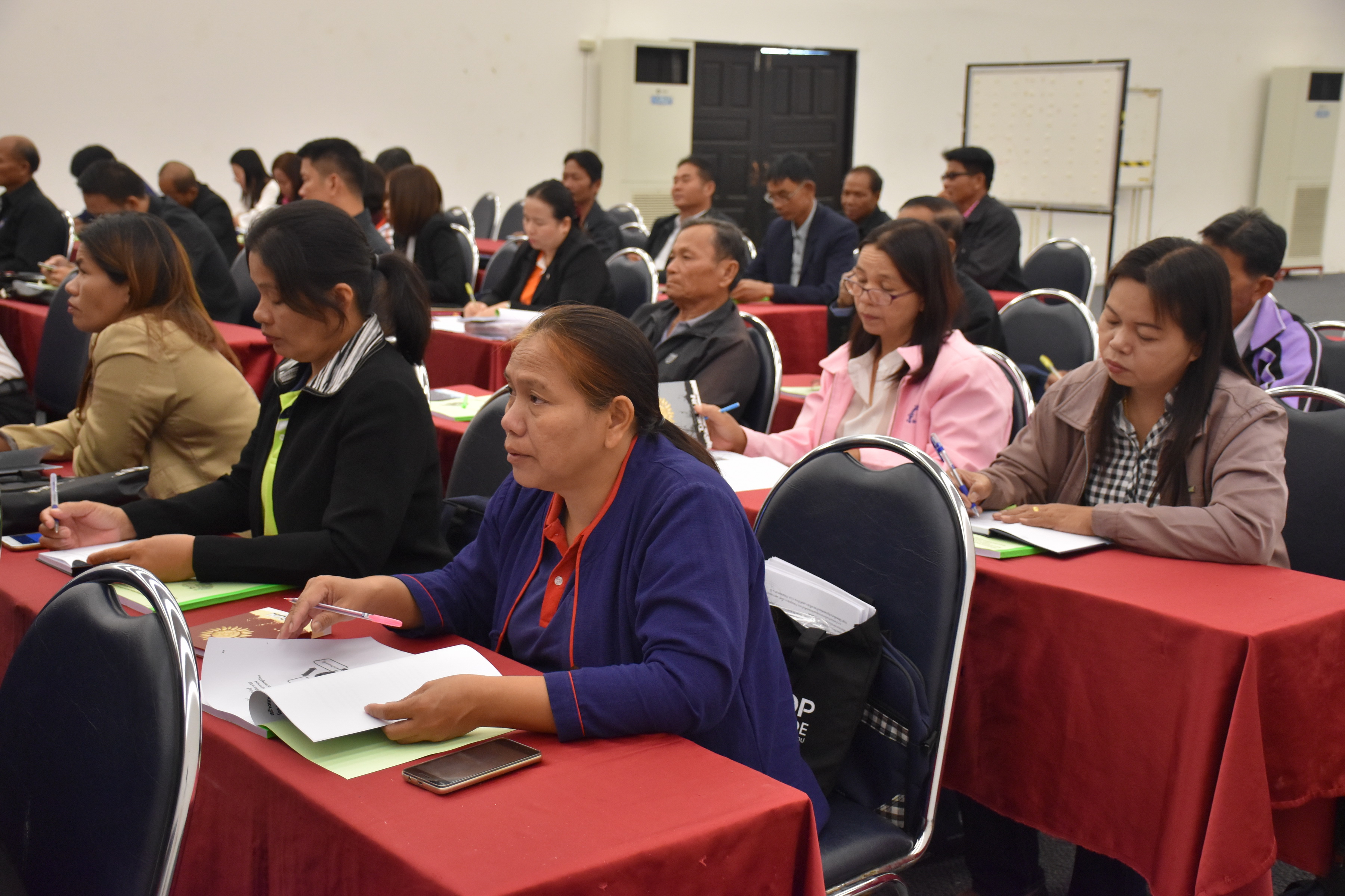 8 พฤศจิกายน 2560 โครงการส่งเสริมความเข้มแข็งให้ชุมชนและพัฒนาเศรษฐกิจฐานราก กิจกรรม : สร้างแกนนำหมู่บ้านเศรษฐกิจพอเพียงต้นแบบ ปี 2561