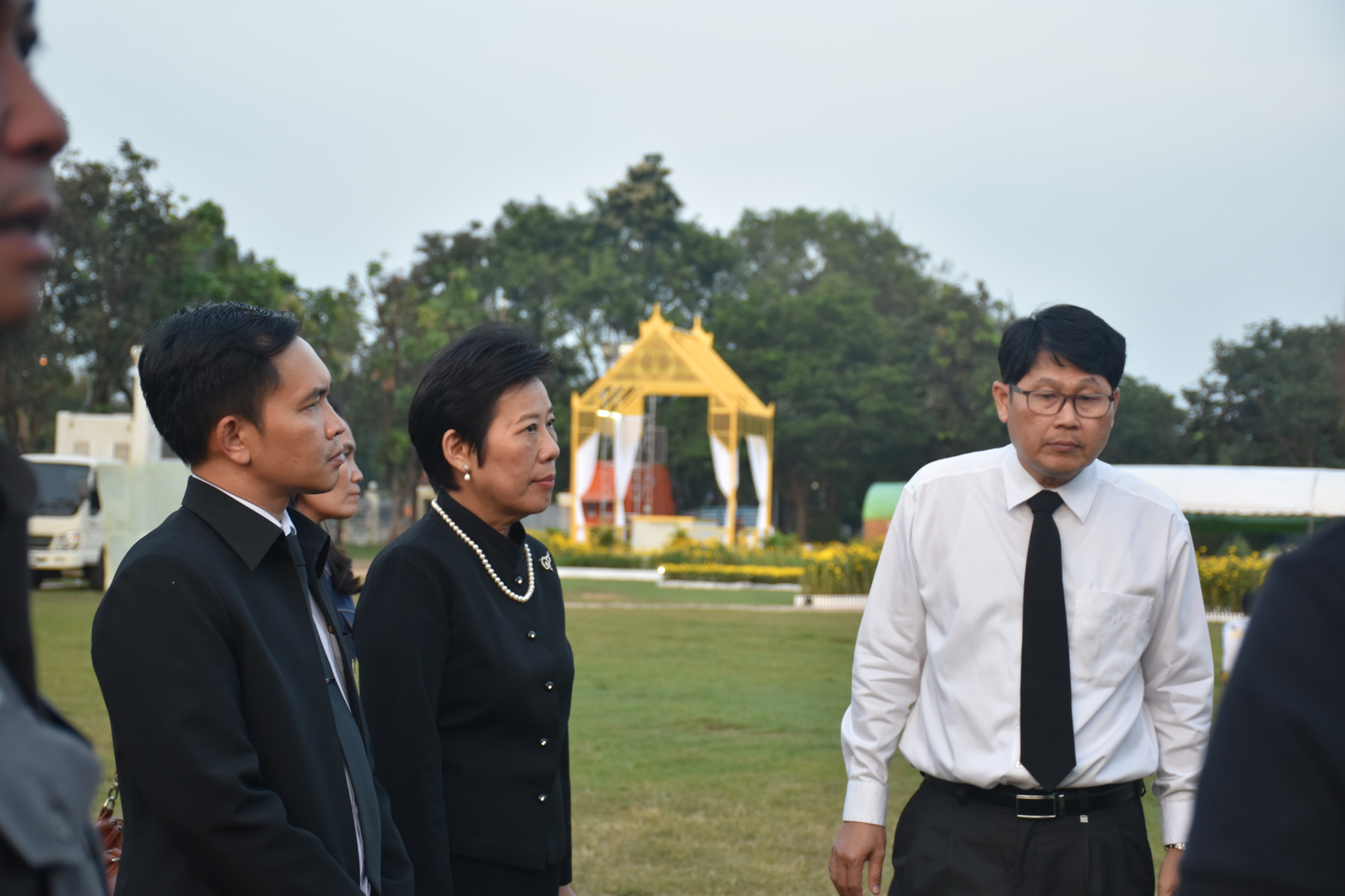 25 ตุลาคม 2560  นายทวี เสริมภักดีกุล รองผู้ว่าราชการจังหวัดมหาสารคาม ร่วมกับคณะกองกำลังรักษาความสงบเรียบร้อยจังหวัดมหาสารคาม และคณะทำงานดอกไม้จันทน์
