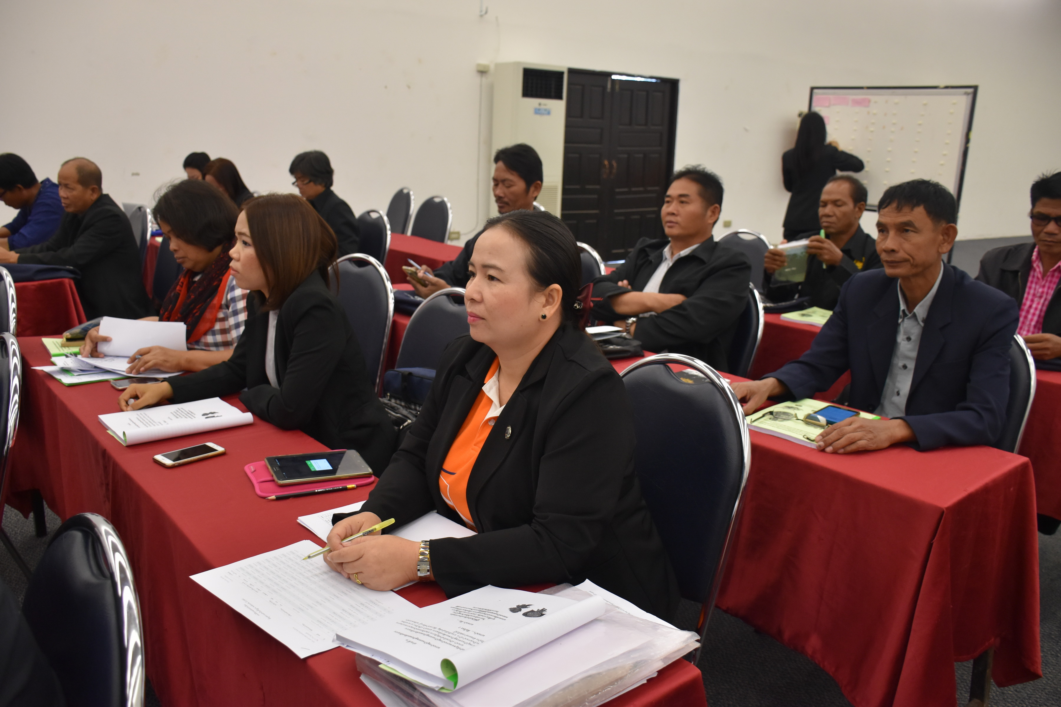 8 พฤศจิกายน 2560 โครงการส่งเสริมความเข้มแข็งให้ชุมชนและพัฒนาเศรษฐกิจฐานราก กิจกรรม : สร้างแกนนำหมู่บ้านเศรษฐกิจพอเพียงต้นแบบ ปี 2561