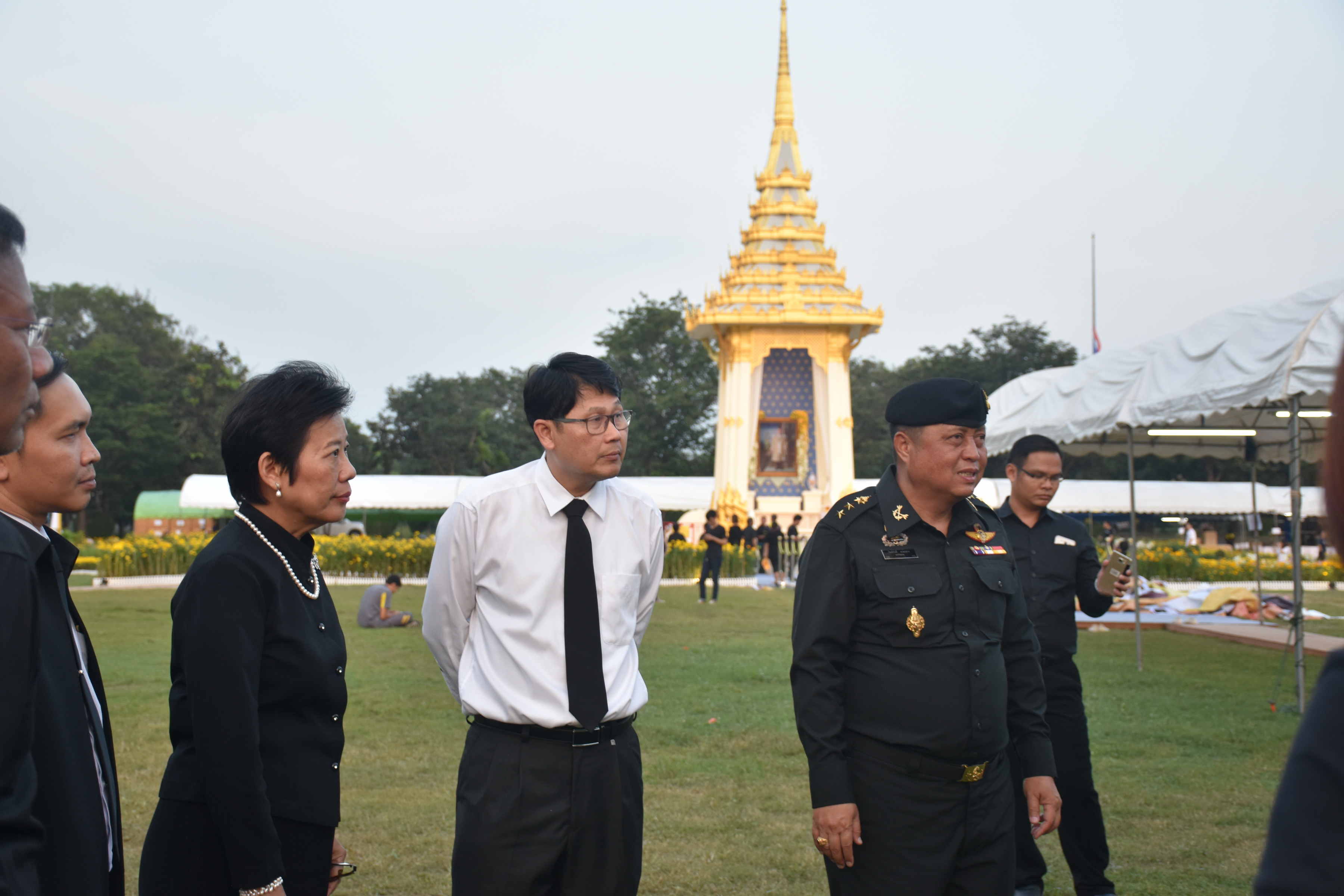 25 ตุลาคม 2560  นายทวี เสริมภักดีกุล รองผู้ว่าราชการจังหวัดมหาสารคาม ร่วมกับคณะกองกำลังรักษาความสงบเรียบร้อยจังหวัดมหาสารคาม และคณะทำงานดอกไม้จันทน์