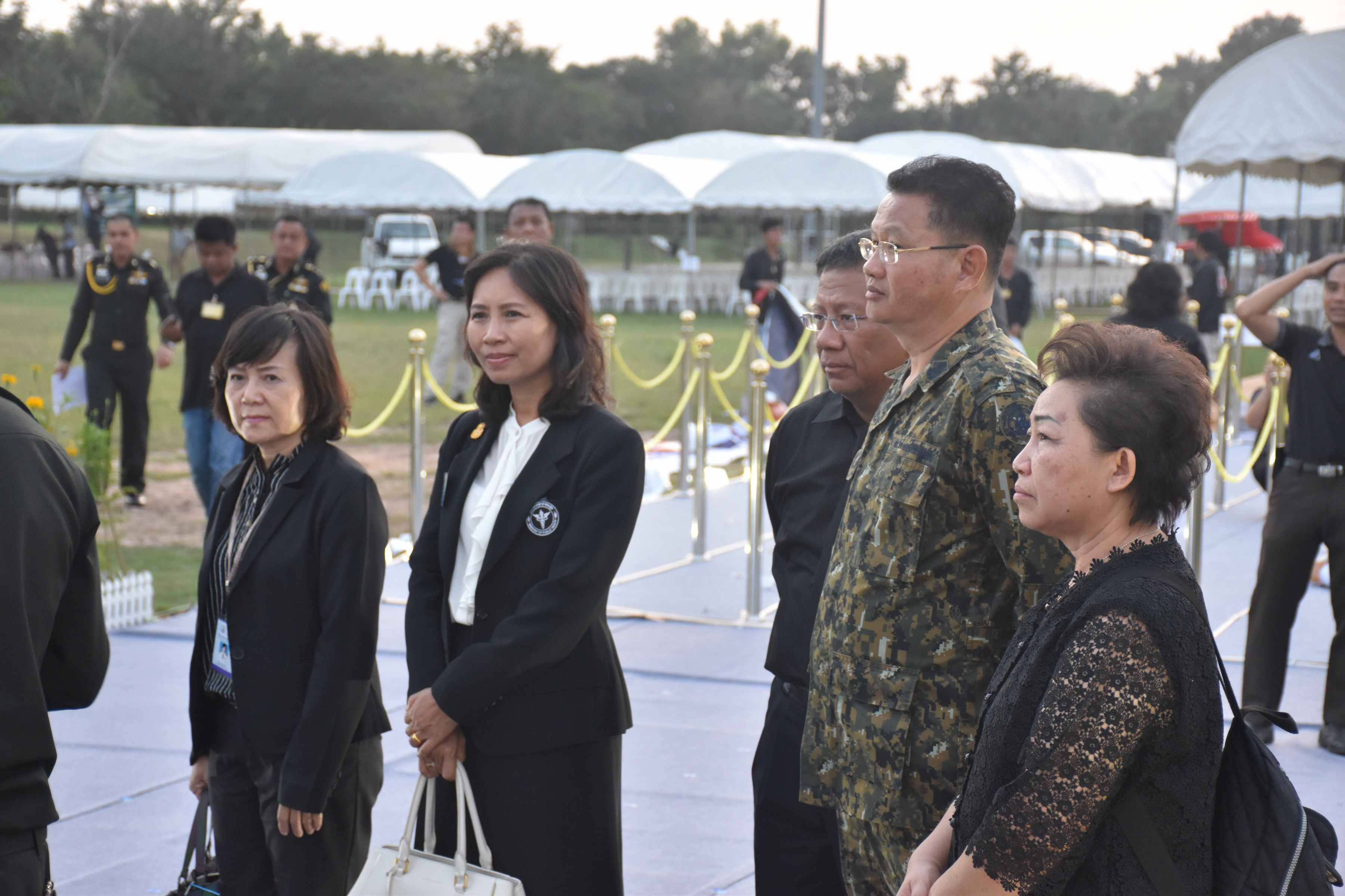 25 ตุลาคม 2560  นายทวี เสริมภักดีกุล รองผู้ว่าราชการจังหวัดมหาสารคาม ร่วมกับคณะกองกำลังรักษาความสงบเรียบร้อยจังหวัดมหาสารคาม และคณะทำงานดอกไม้จันทน์
