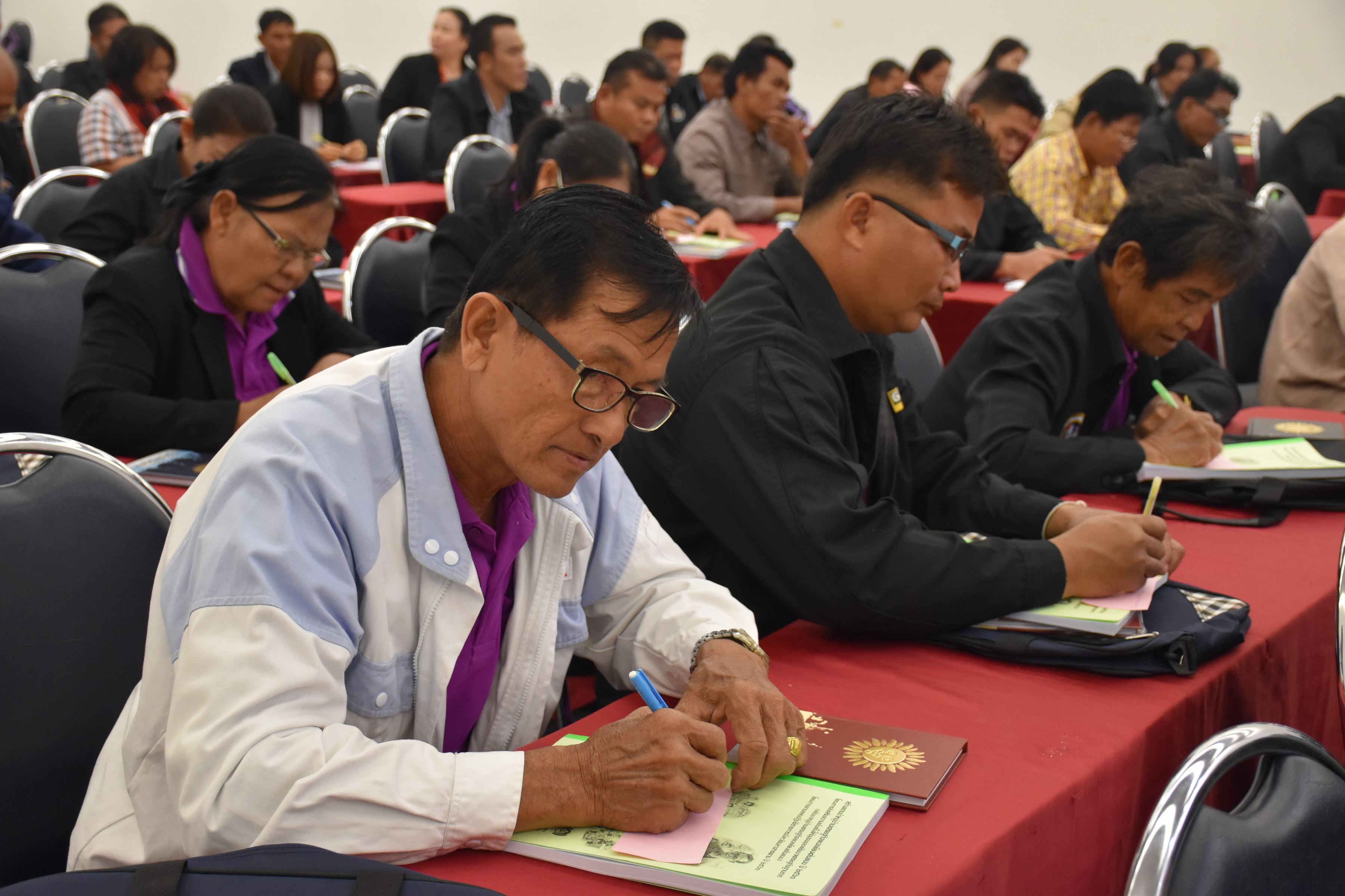 8 พฤศจิกายน 2560 โครงการส่งเสริมความเข้มแข็งให้ชุมชนและพัฒนาเศรษฐกิจฐานราก กิจกรรม : สร้างแกนนำหมู่บ้านเศรษฐกิจพอเพียงต้นแบบ ปี 2561