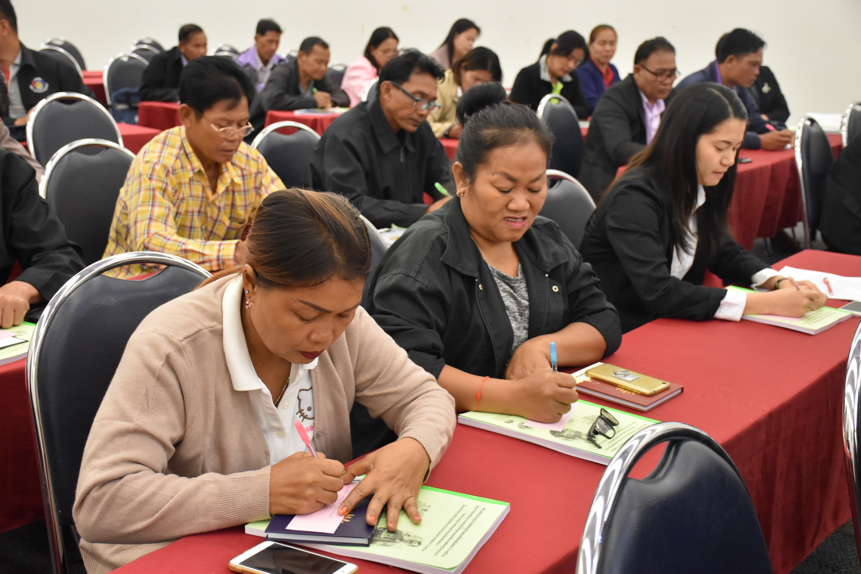 8 พฤศจิกายน 2560 โครงการส่งเสริมความเข้มแข็งให้ชุมชนและพัฒนาเศรษฐกิจฐานราก กิจกรรม : สร้างแกนนำหมู่บ้านเศรษฐกิจพอเพียงต้นแบบ ปี 2561