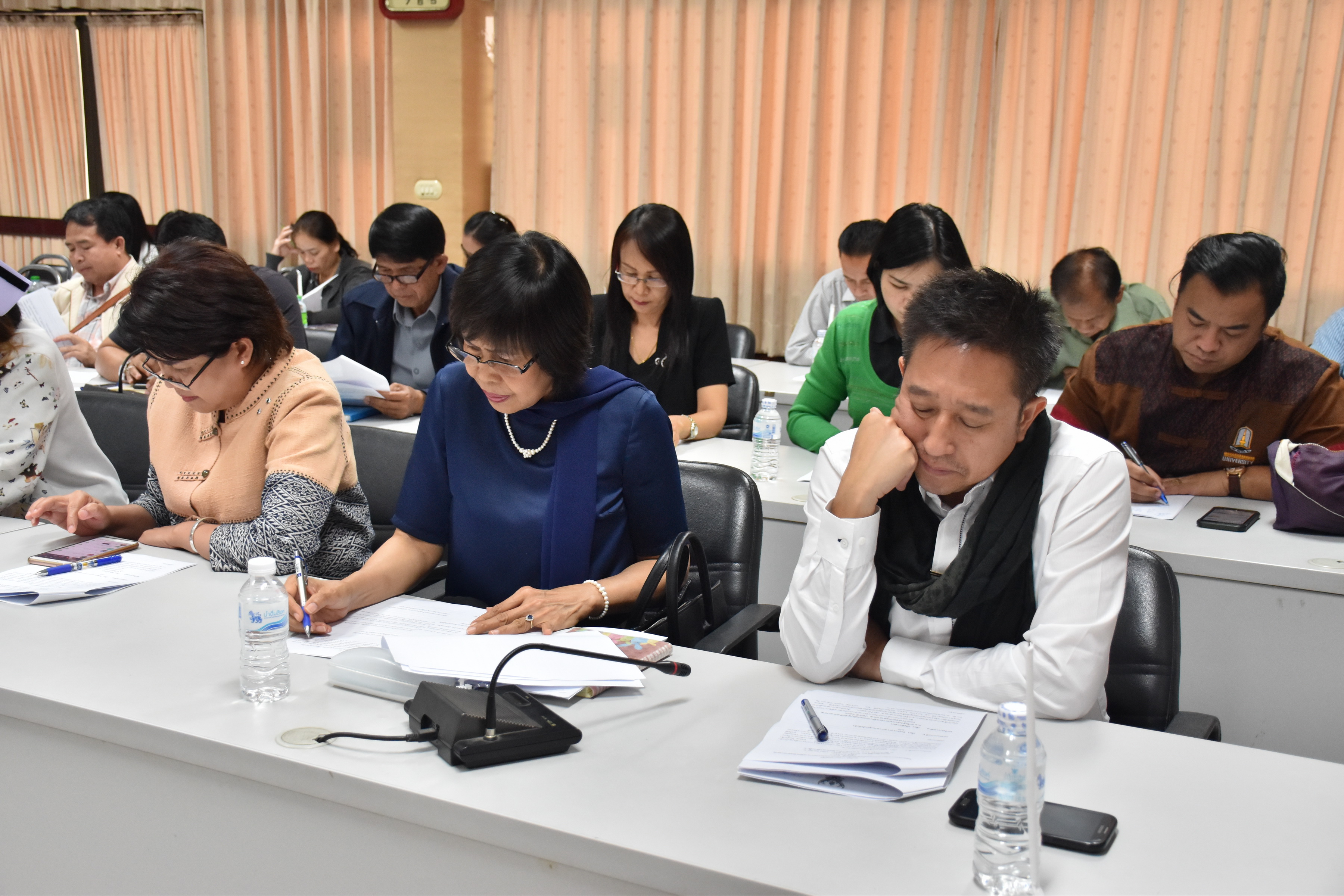 23 พฤศจิกายน 2560 การประชุมคณะกรรมการจัดงานประเพณีบุญเบิกฟ้ามหาสารคามและงานกาชาดจังหวัดมหาสารคาม ประจำปี 2561 ครั้งที่ 1/2560