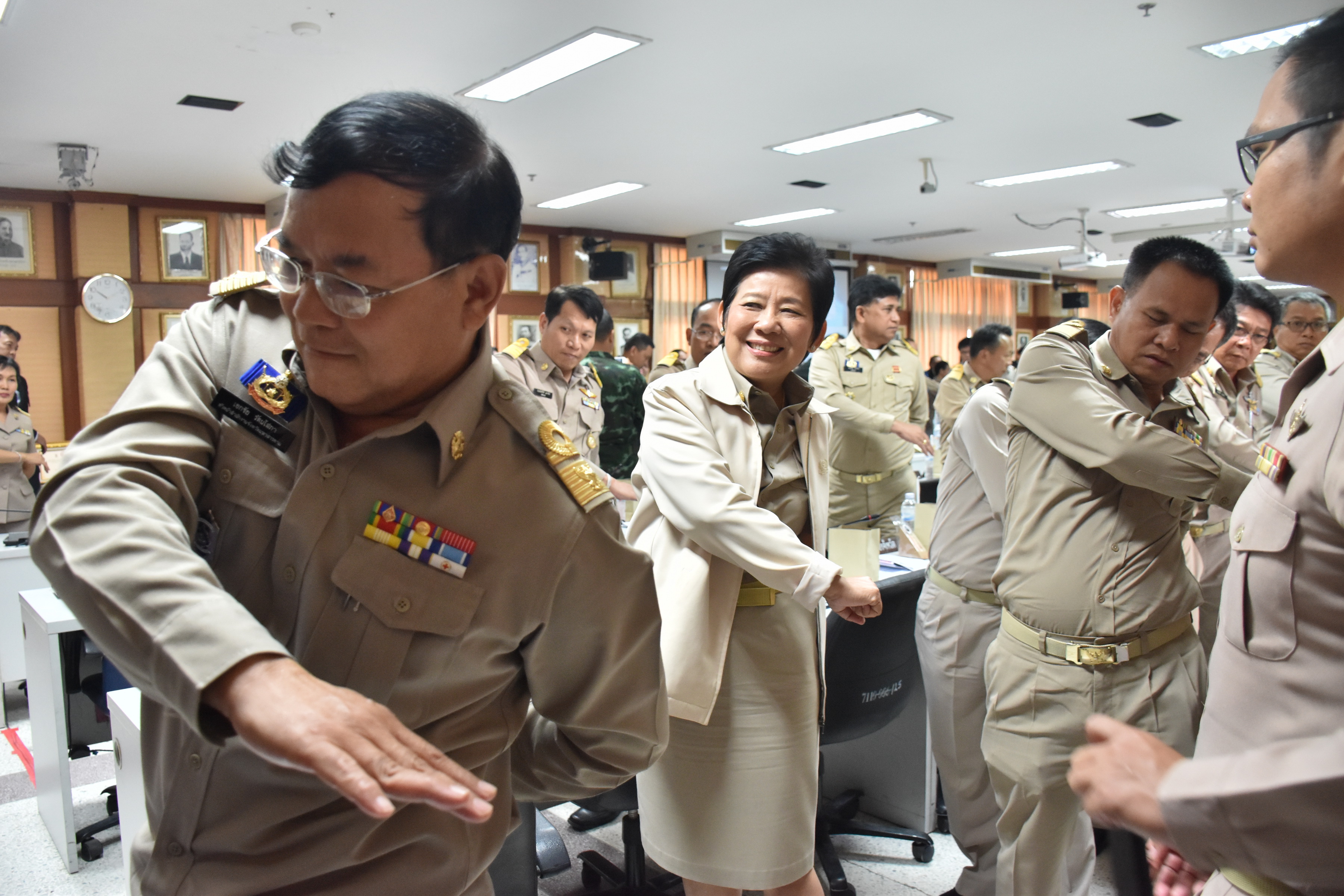 30 ตุลาคม 2560 นายเสน่ห์ นนทะโชติ ผู้ว่าราชการจังหวัดมหาสารคาม เป็นประธานการประชุมคณะกรรมการจังหวัดมหาสารคาม หัวหน้าส่วนราชการ นายอำเภอ ประจำเดือนตุลาคม 2560