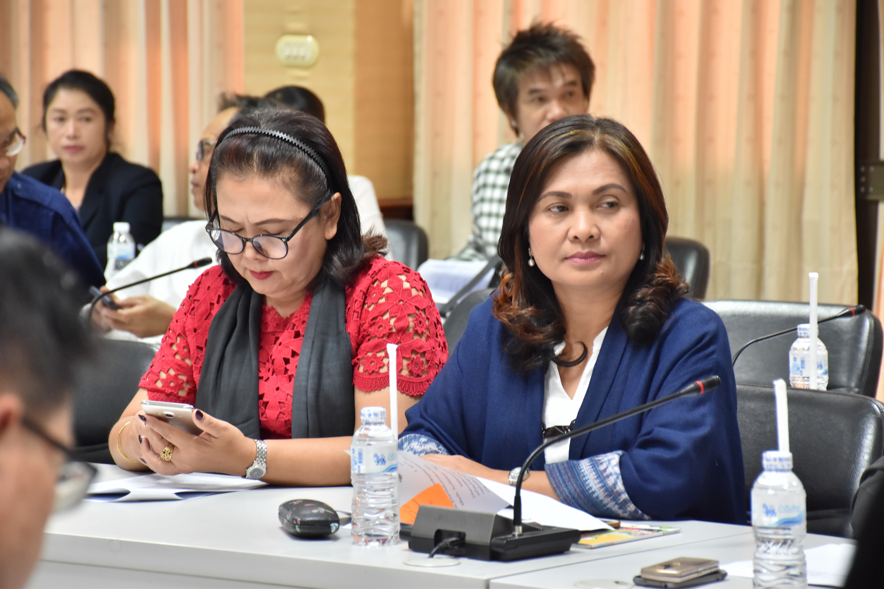 23 พฤศจิกายน 2560 การประชุมคณะกรรมการจัดงานประเพณีบุญเบิกฟ้ามหาสารคามและงานกาชาดจังหวัดมหาสารคาม ประจำปี 2561 ครั้งที่ 1/2560