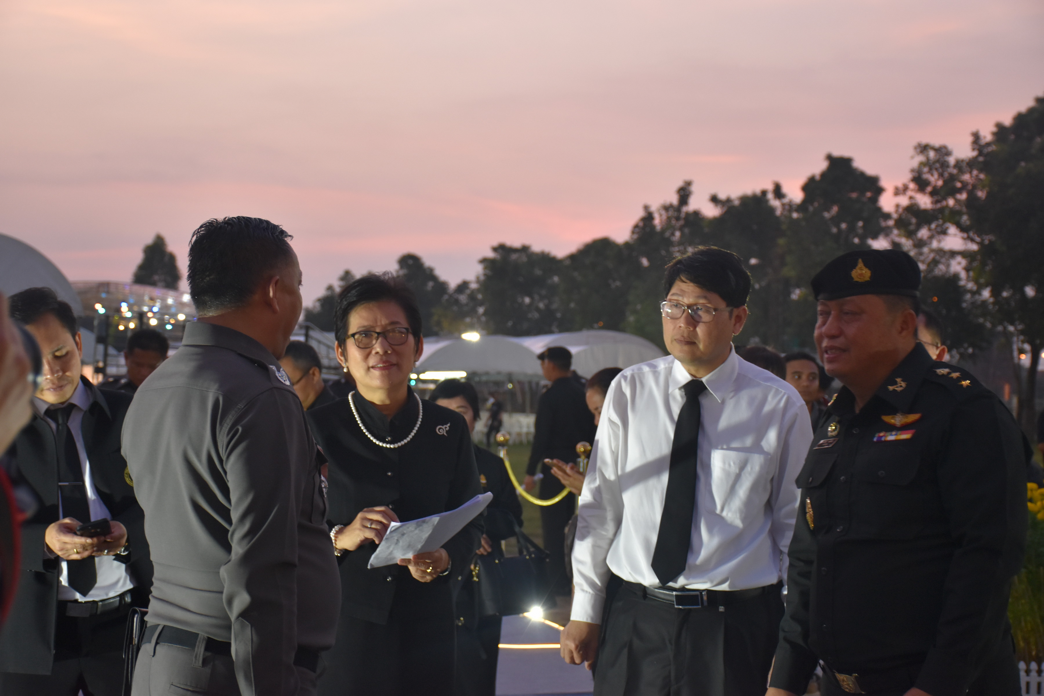 25 ตุลาคม 2560  นายทวี เสริมภักดีกุล รองผู้ว่าราชการจังหวัดมหาสารคาม ร่วมกับคณะกองกำลังรักษาความสงบเรียบร้อยจังหวัดมหาสารคาม และคณะทำงานดอกไม้จันทน์