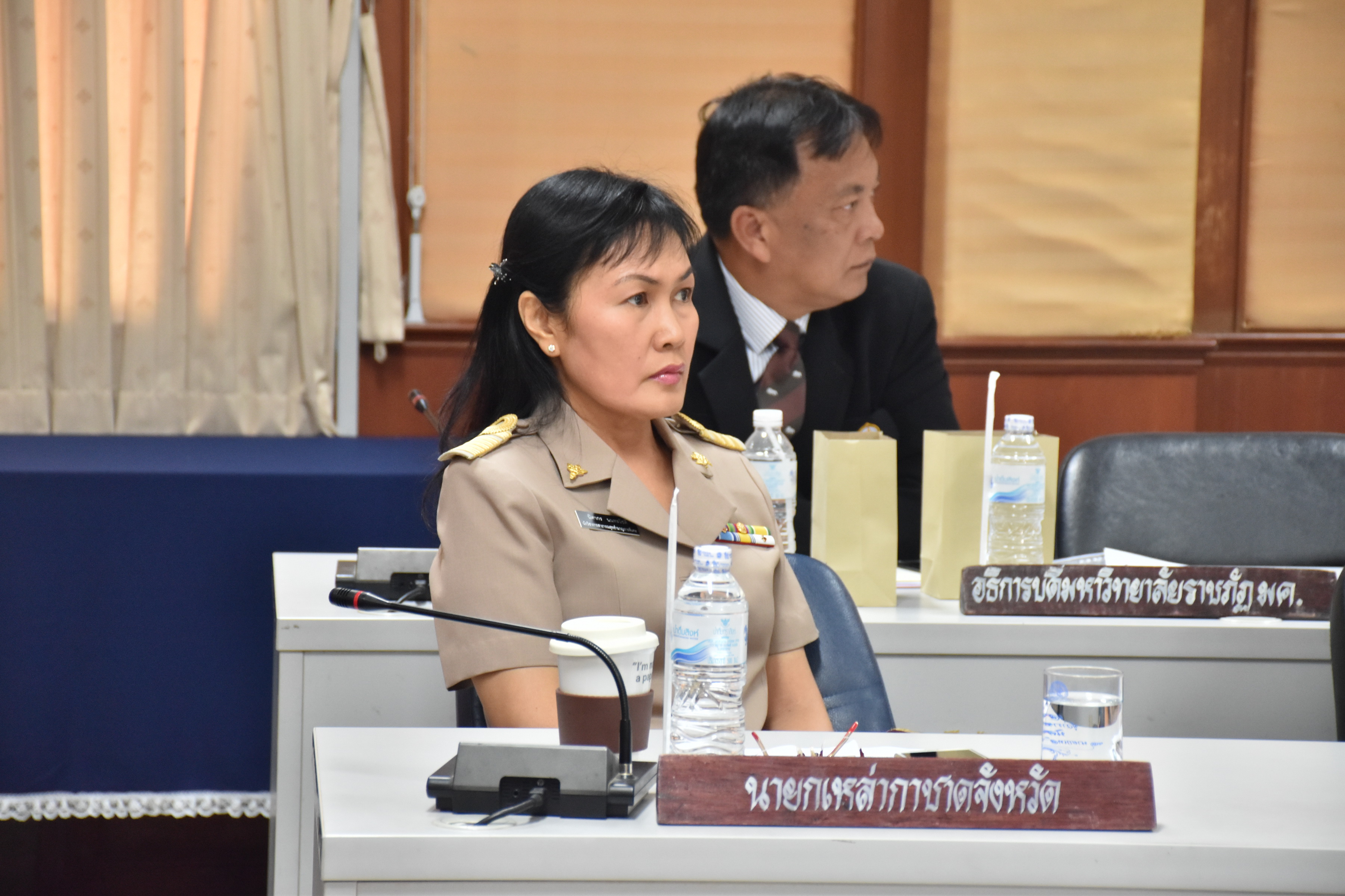 30 ตุลาคม 2560 นายเสน่ห์ นนทะโชติ ผู้ว่าราชการจังหวัดมหาสารคาม เป็นประธานการประชุมคณะกรรมการจังหวัดมหาสารคาม หัวหน้าส่วนราชการ นายอำเภอ ประจำเดือนตุลาคม 2560