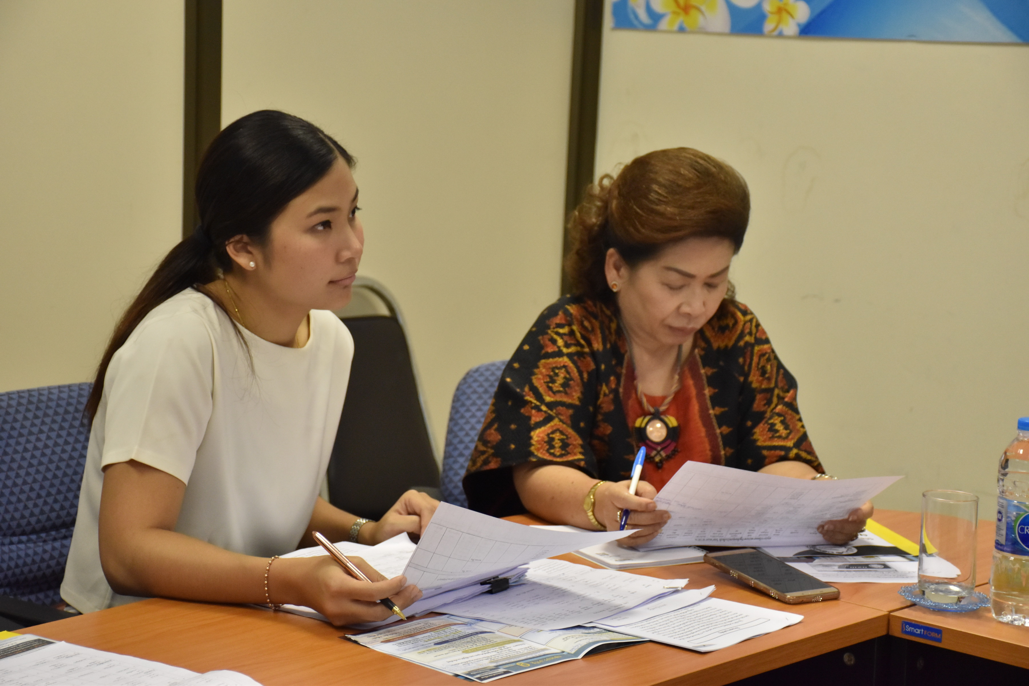 9 พฤศจิกายน 2560 การประชุมหน่วยงานที่เกี่ยวข้องเพื่อเตรียมความพร้อมการลงทะเบียนผู้ประกอบการ ตามโครงการตลาดประชารัฐ