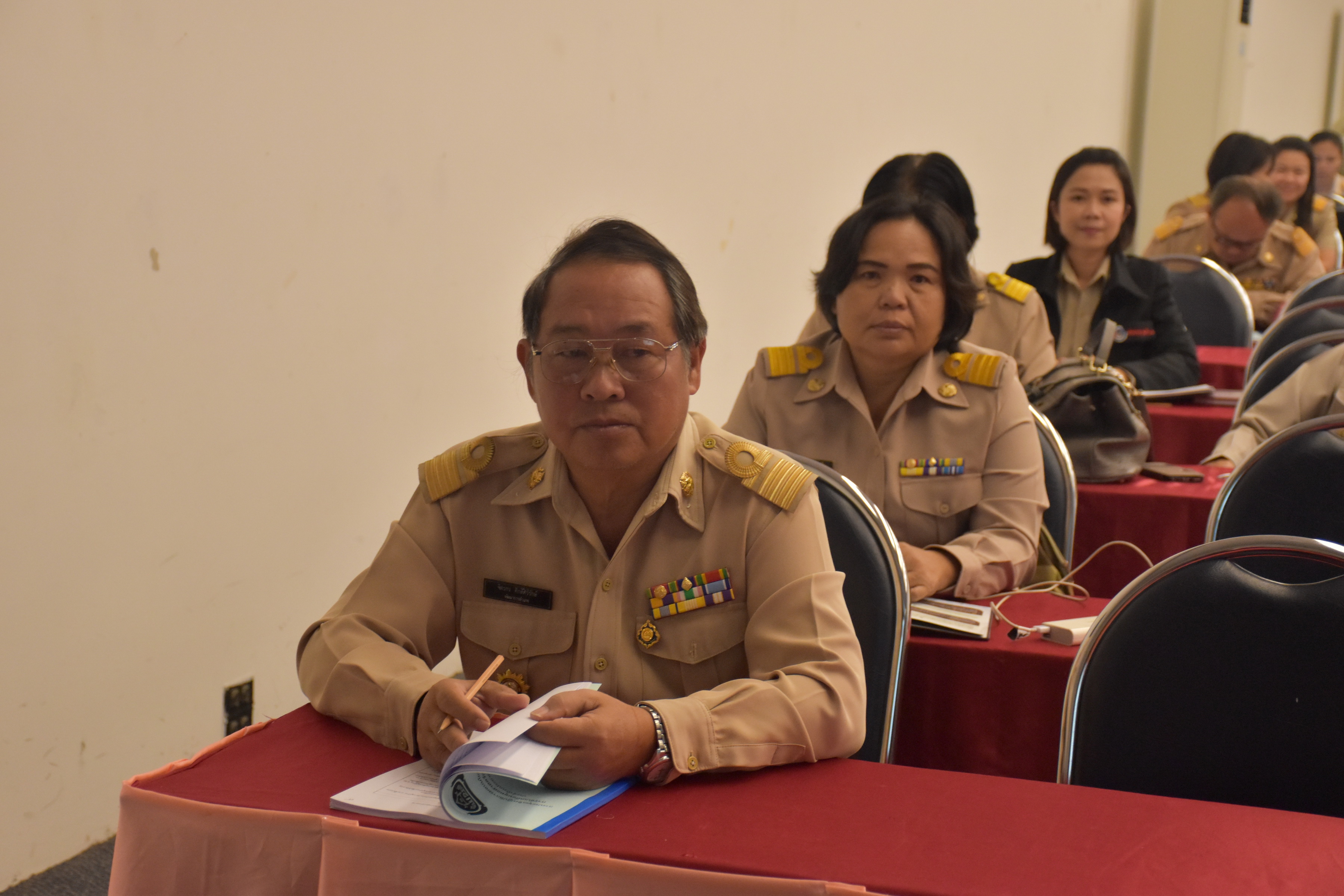6 พฤศจิกายน 2560 เวลา 09.00 น. สำนักงานพัฒนาชุมชนจังหวัดมหาสารคาม จัดโครงการประชุมเชิงปฏิบัติการมอบนโยบายเพื่อเพิ่มประสิทธิภาพการขับเคลื่อนยุทธศาสตร์ กรมการพัฒนาชุมชน ประจำปีงบประมาณ พ.ศ.2561