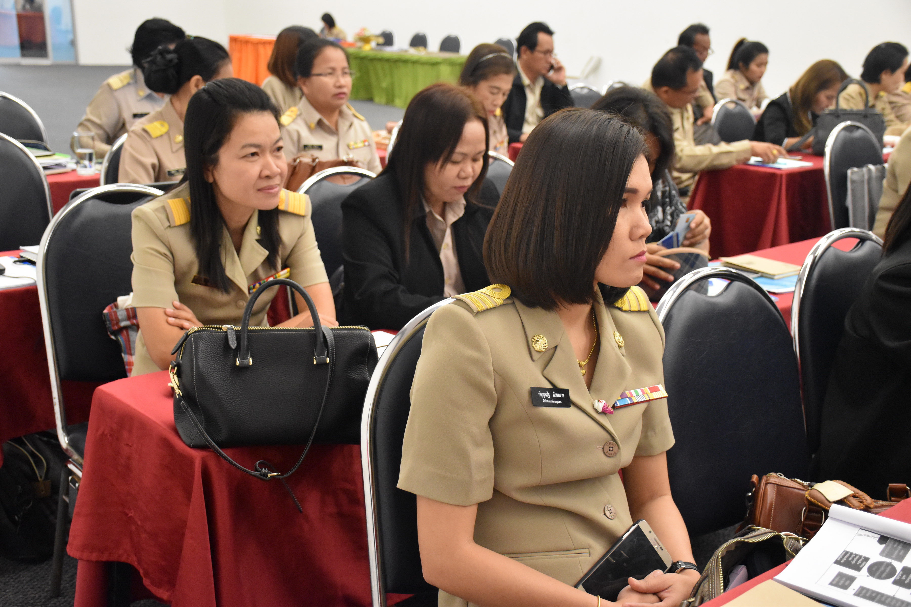 6 พฤศจิกายน 2560 เวลา 09.00 น. สำนักงานพัฒนาชุมชนจังหวัดมหาสารคาม จัดโครงการประชุมเชิงปฏิบัติการมอบนโยบายเพื่อเพิ่มประสิทธิภาพการขับเคลื่อนยุทธศาสตร์ กรมการพัฒนาชุมชน ประจำปีงบประมาณ พ.ศ.2561