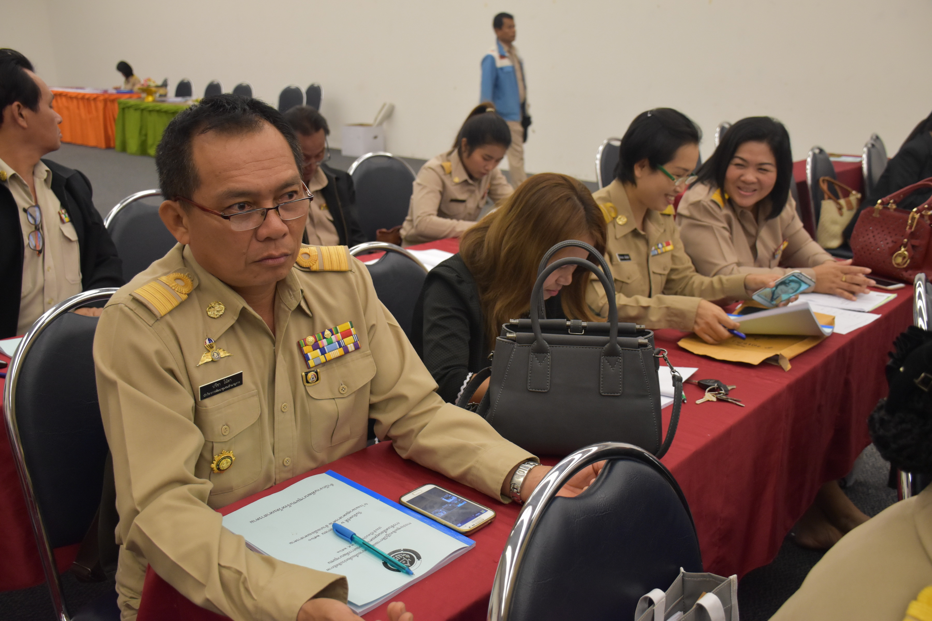 6 พฤศจิกายน 2560 เวลา 09.00 น. สำนักงานพัฒนาชุมชนจังหวัดมหาสารคาม จัดโครงการประชุมเชิงปฏิบัติการมอบนโยบายเพื่อเพิ่มประสิทธิภาพการขับเคลื่อนยุทธศาสตร์ กรมการพัฒนาชุมชน ประจำปีงบประมาณ พ.ศ.2561