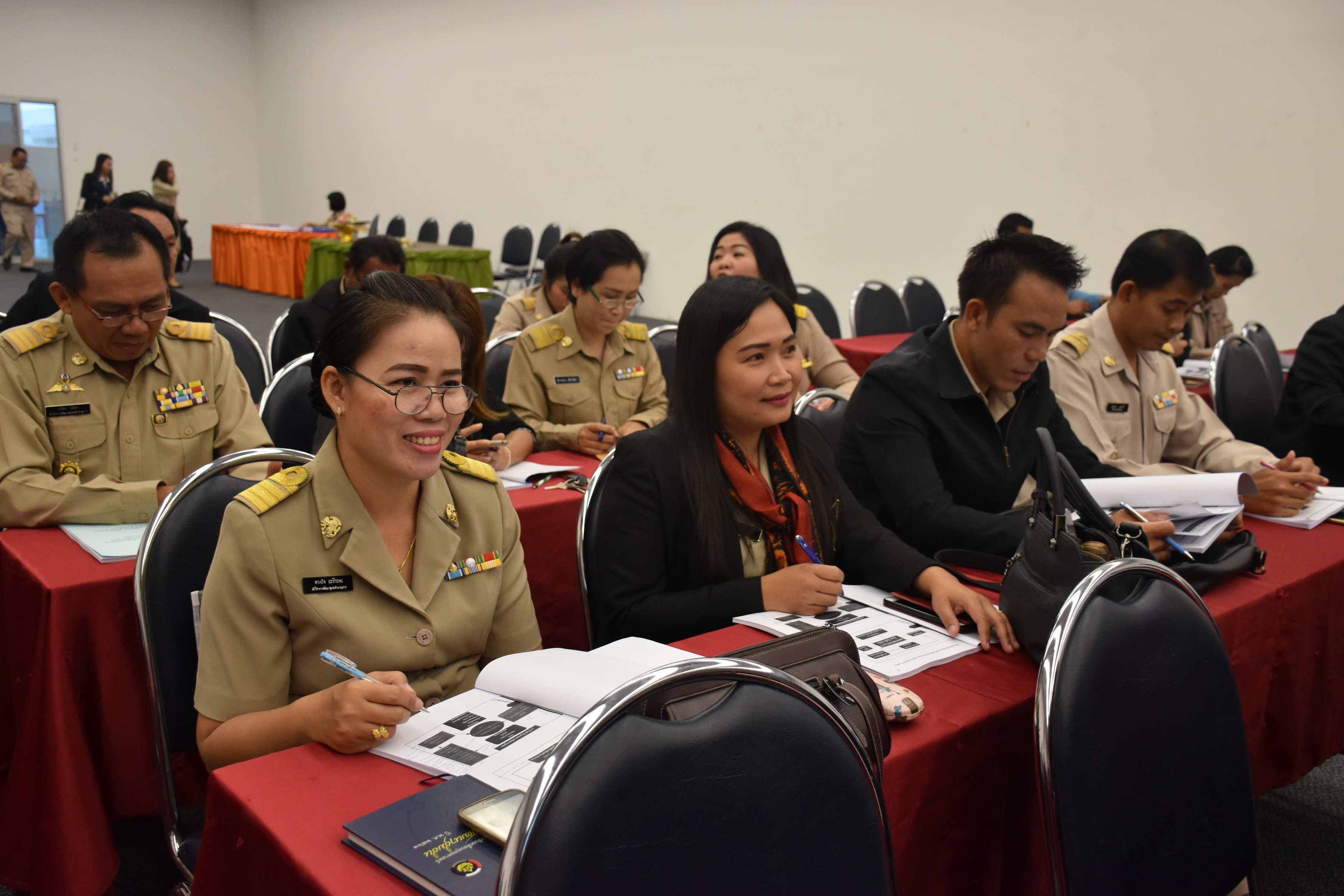 6 พฤศจิกายน 2560 เวลา 09.00 น. สำนักงานพัฒนาชุมชนจังหวัดมหาสารคาม จัดโครงการประชุมเชิงปฏิบัติการมอบนโยบายเพื่อเพิ่มประสิทธิภาพการขับเคลื่อนยุทธศาสตร์ กรมการพัฒนาชุมชน ประจำปีงบประมาณ พ.ศ.2561