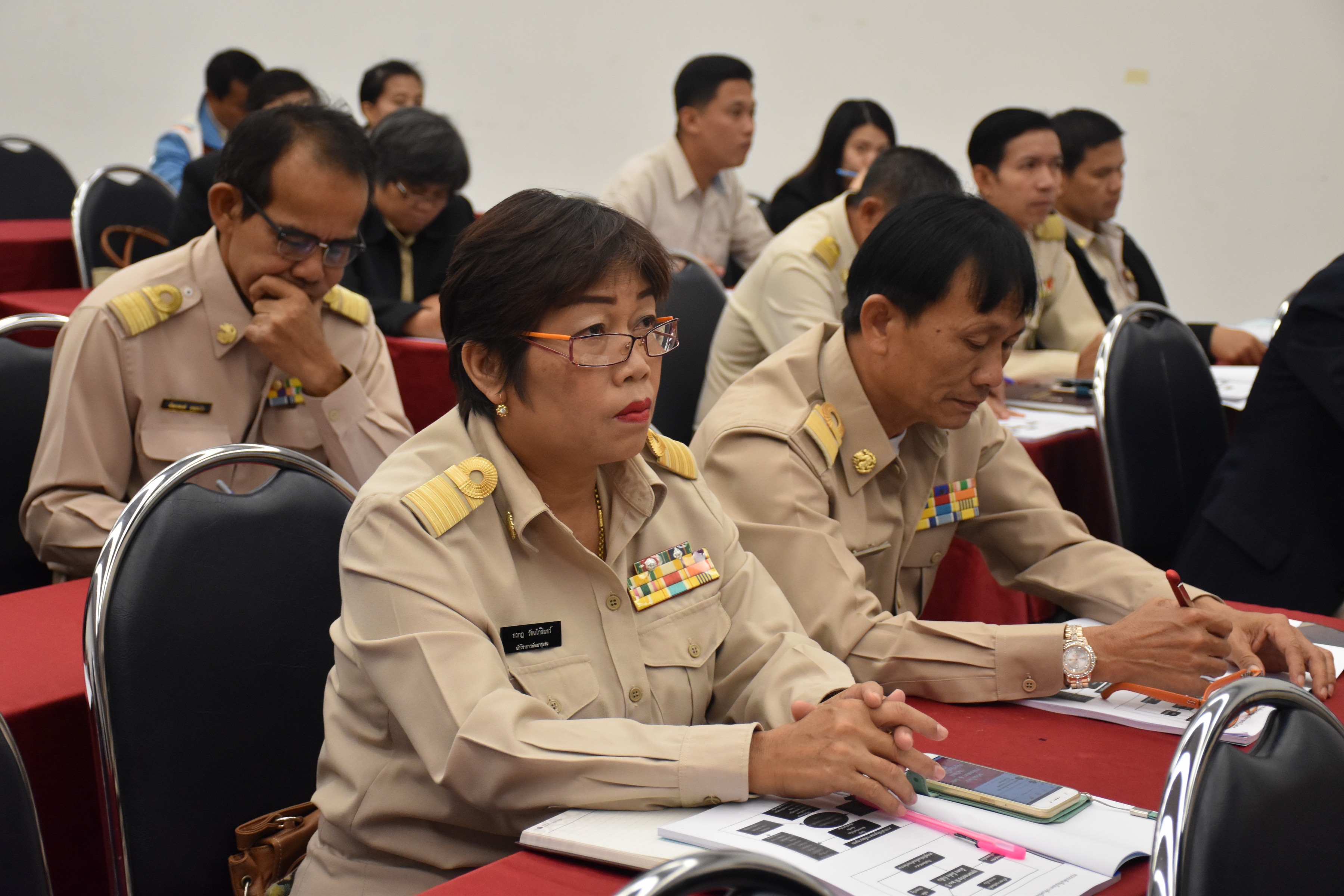 6 พฤศจิกายน 2560 เวลา 09.00 น. สำนักงานพัฒนาชุมชนจังหวัดมหาสารคาม จัดโครงการประชุมเชิงปฏิบัติการมอบนโยบายเพื่อเพิ่มประสิทธิภาพการขับเคลื่อนยุทธศาสตร์ กรมการพัฒนาชุมชน ประจำปีงบประมาณ พ.ศ.2561